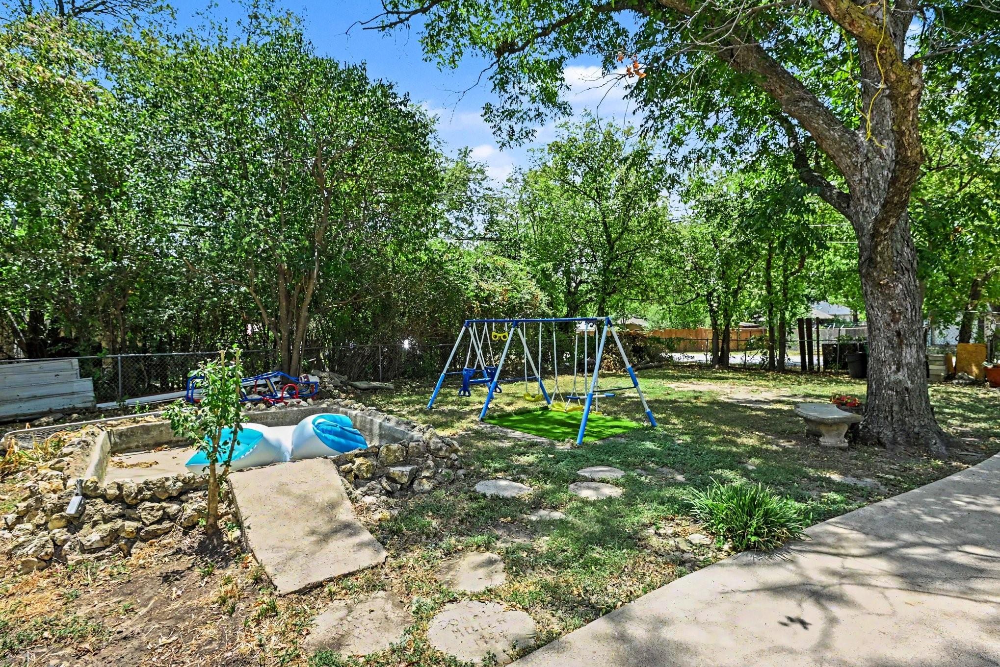 main property photo 18