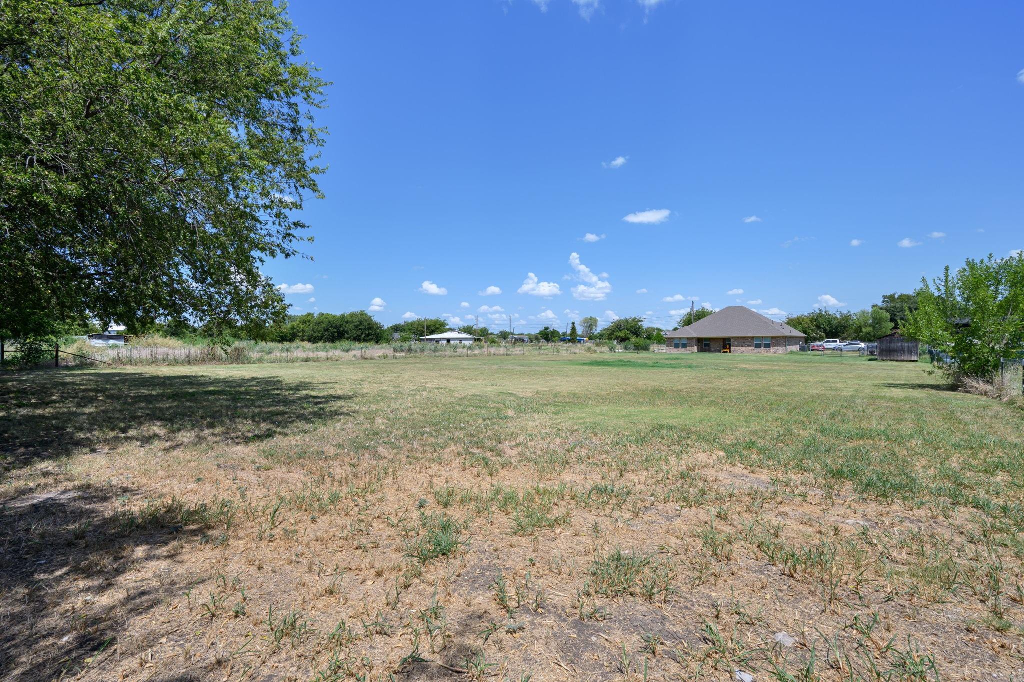 main property photo 30