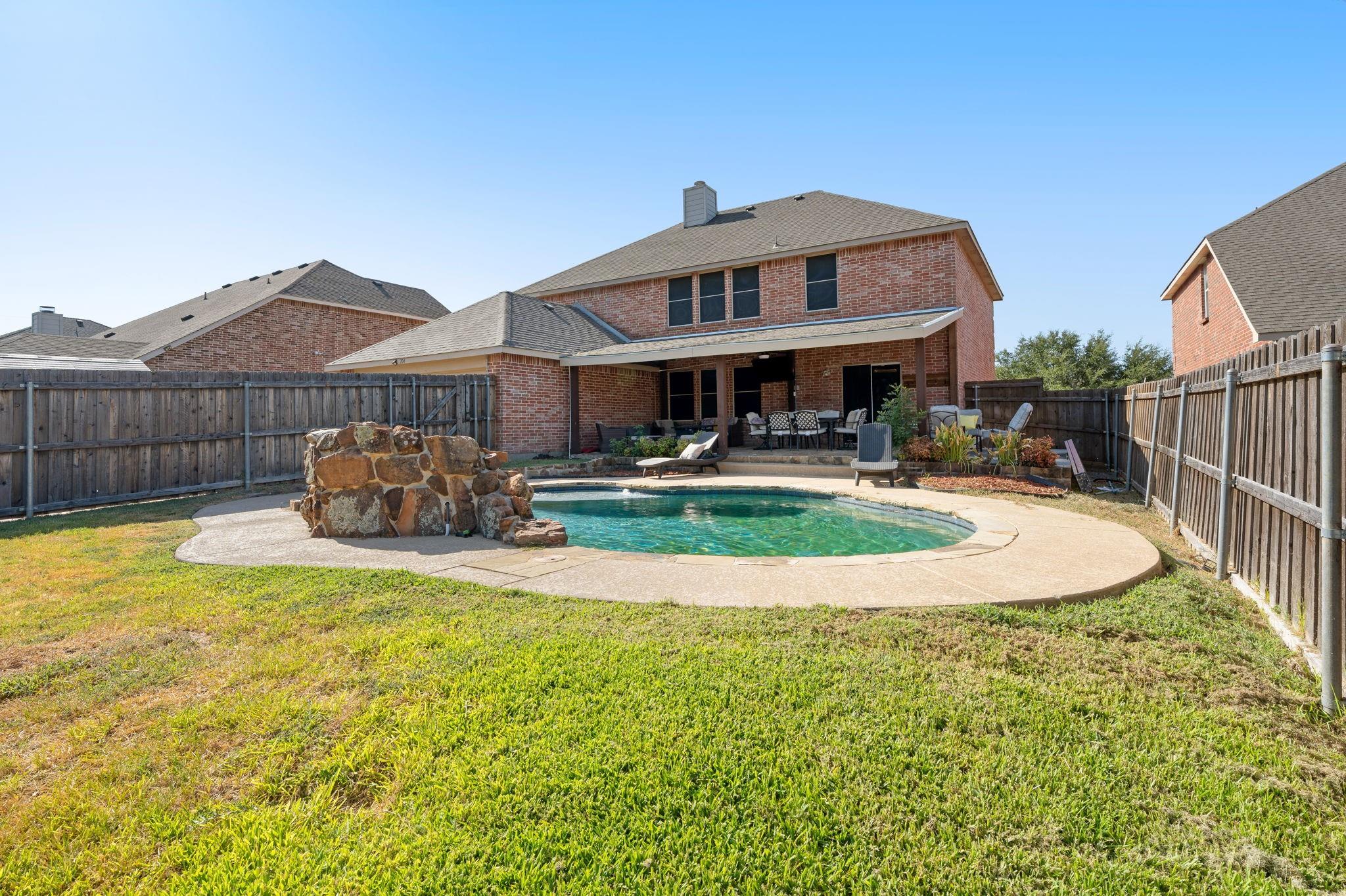 main property photo 29