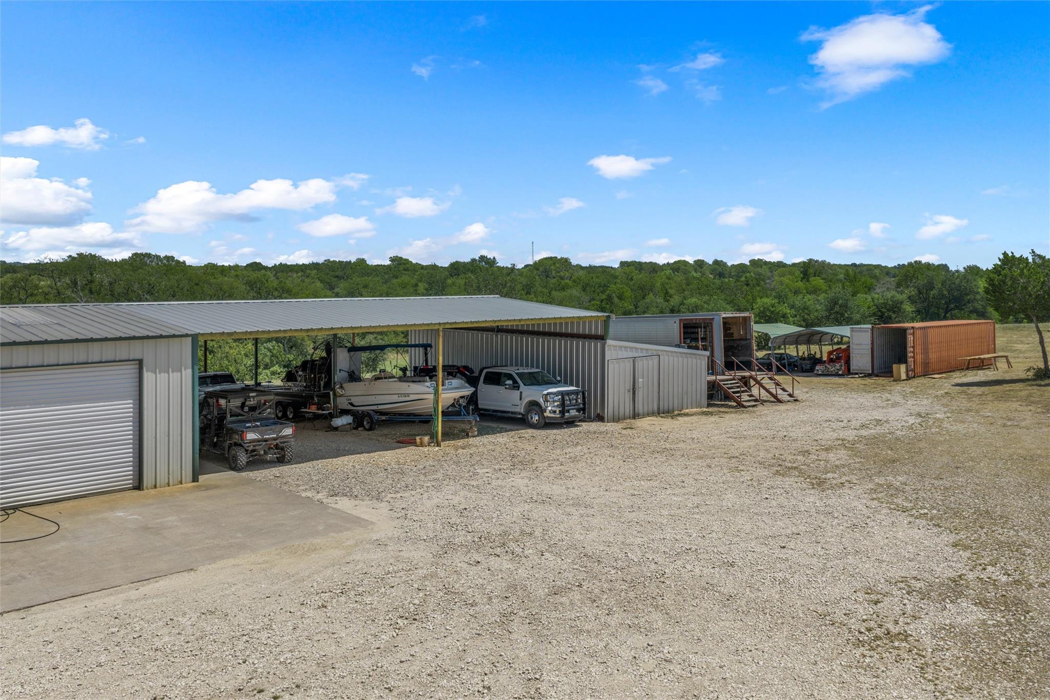 main property photo 28