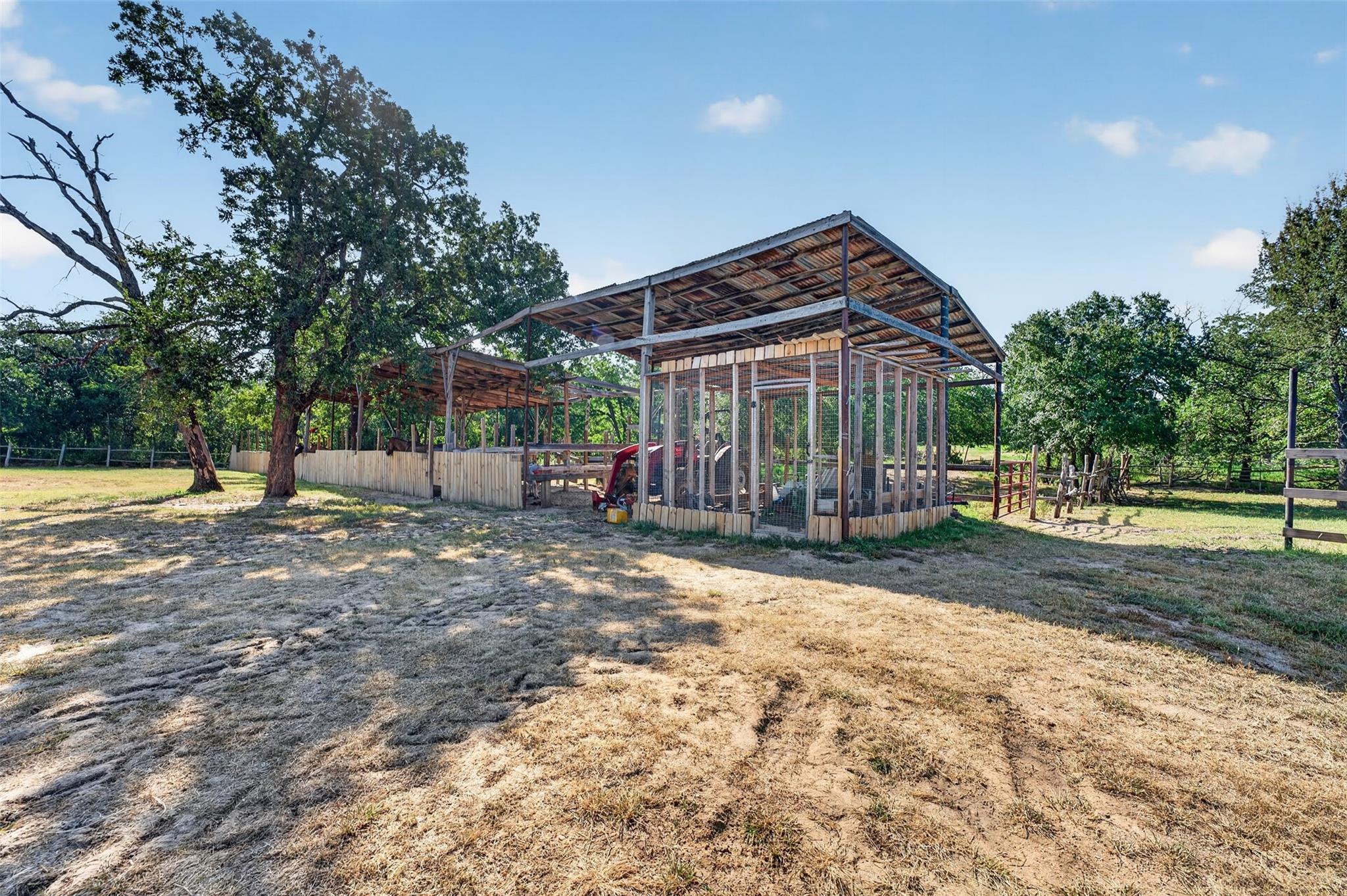 main property photo 13
