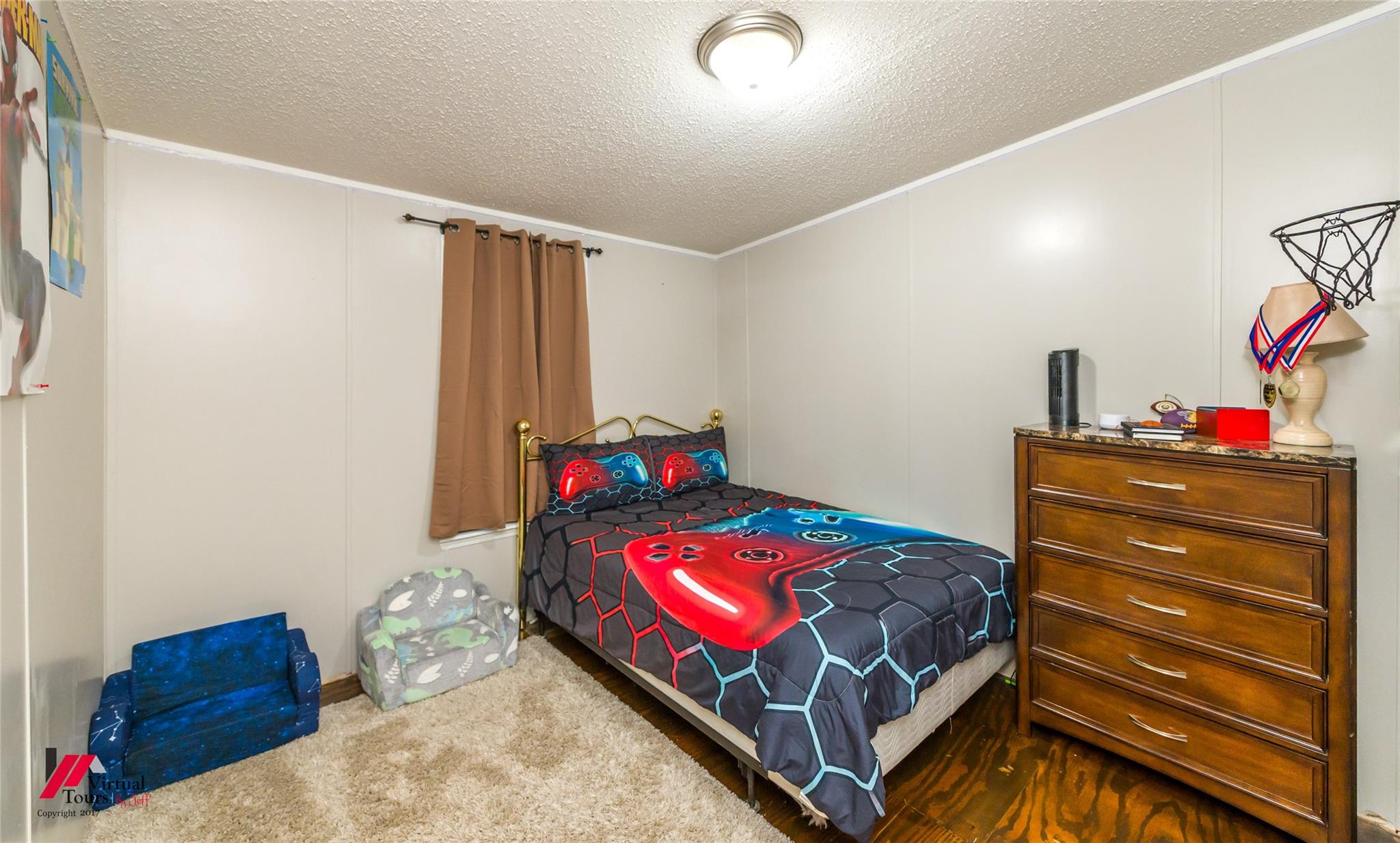 main property photo 28