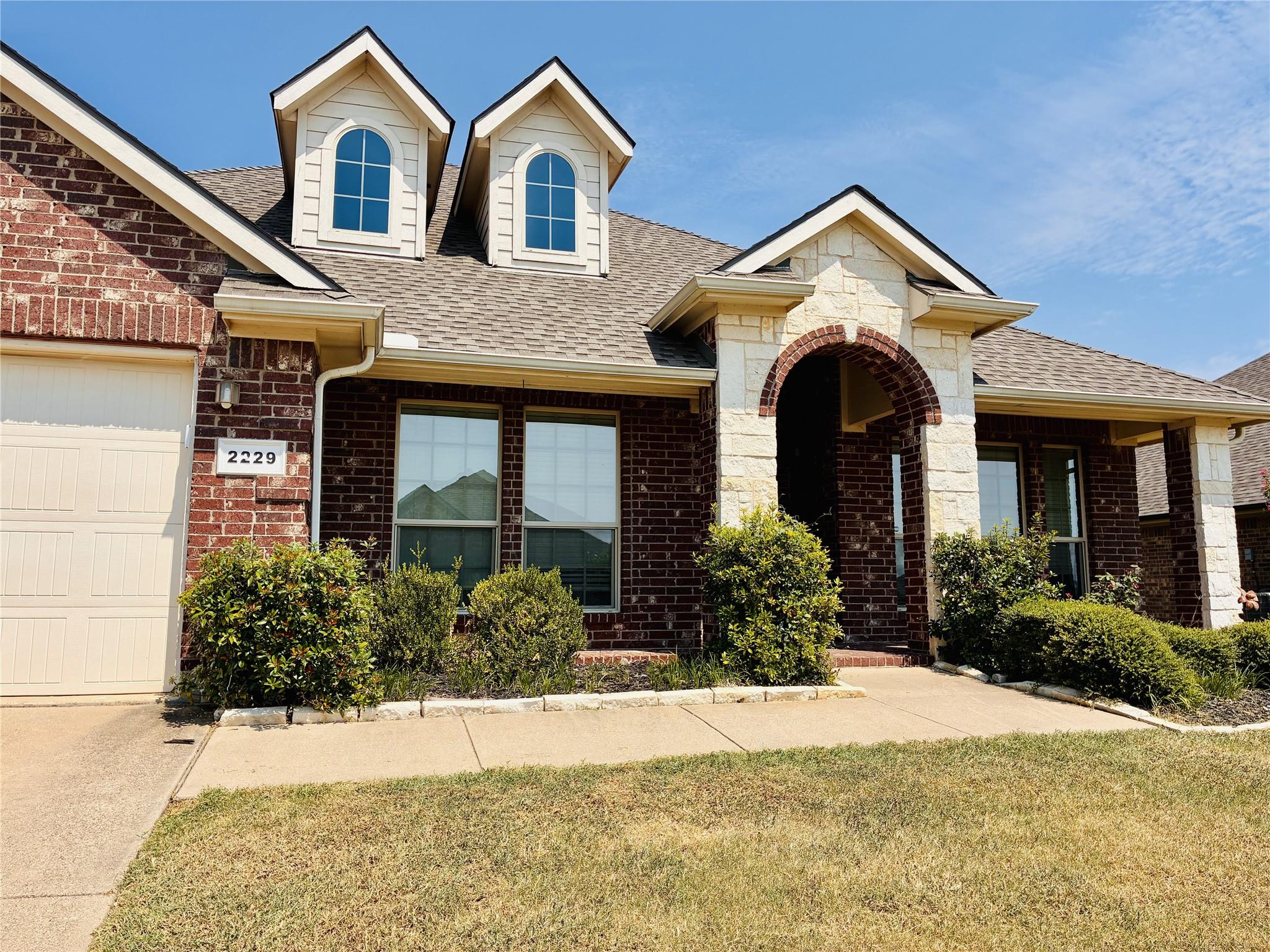 main property photo 3
