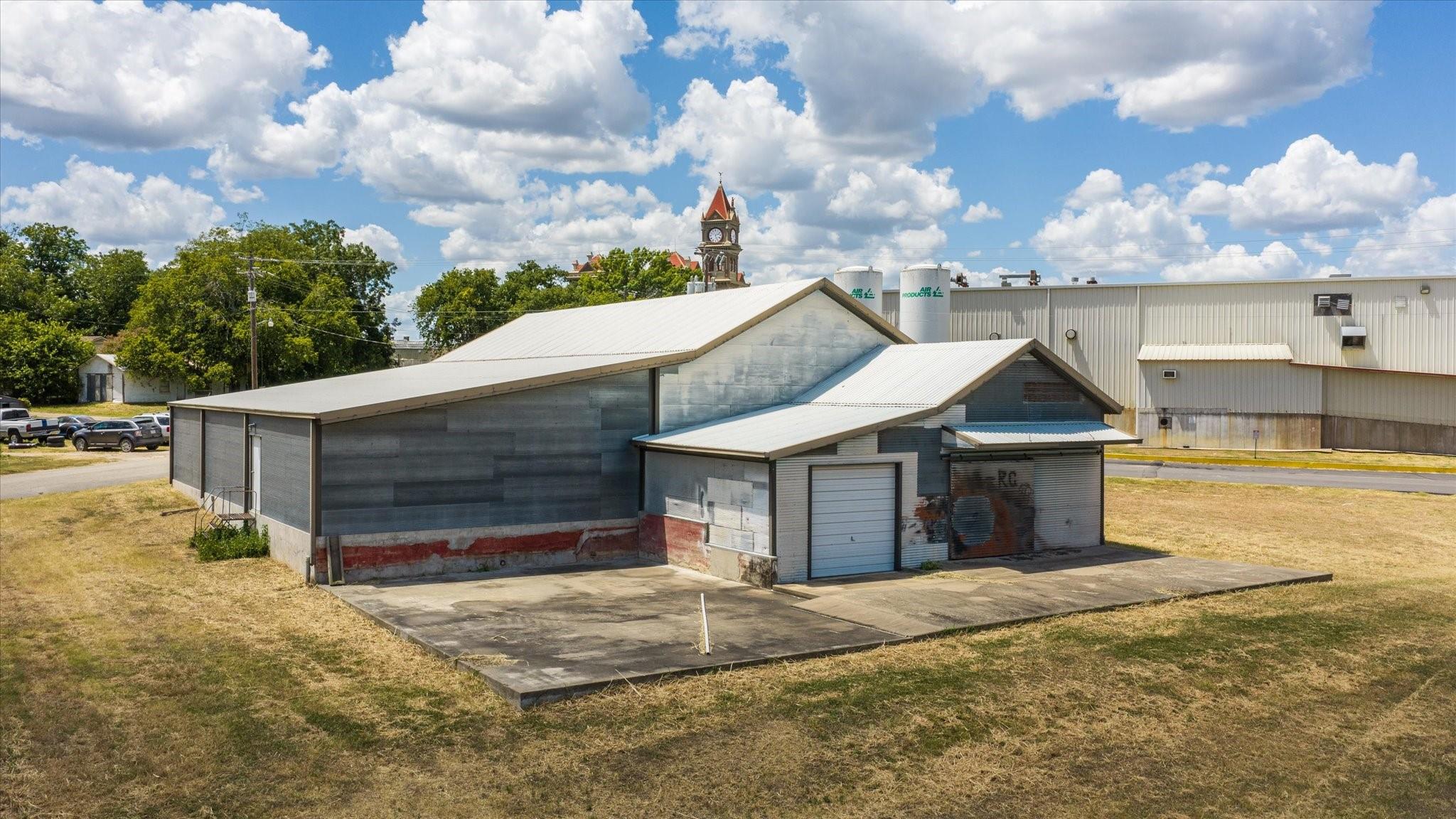 main property photo 3