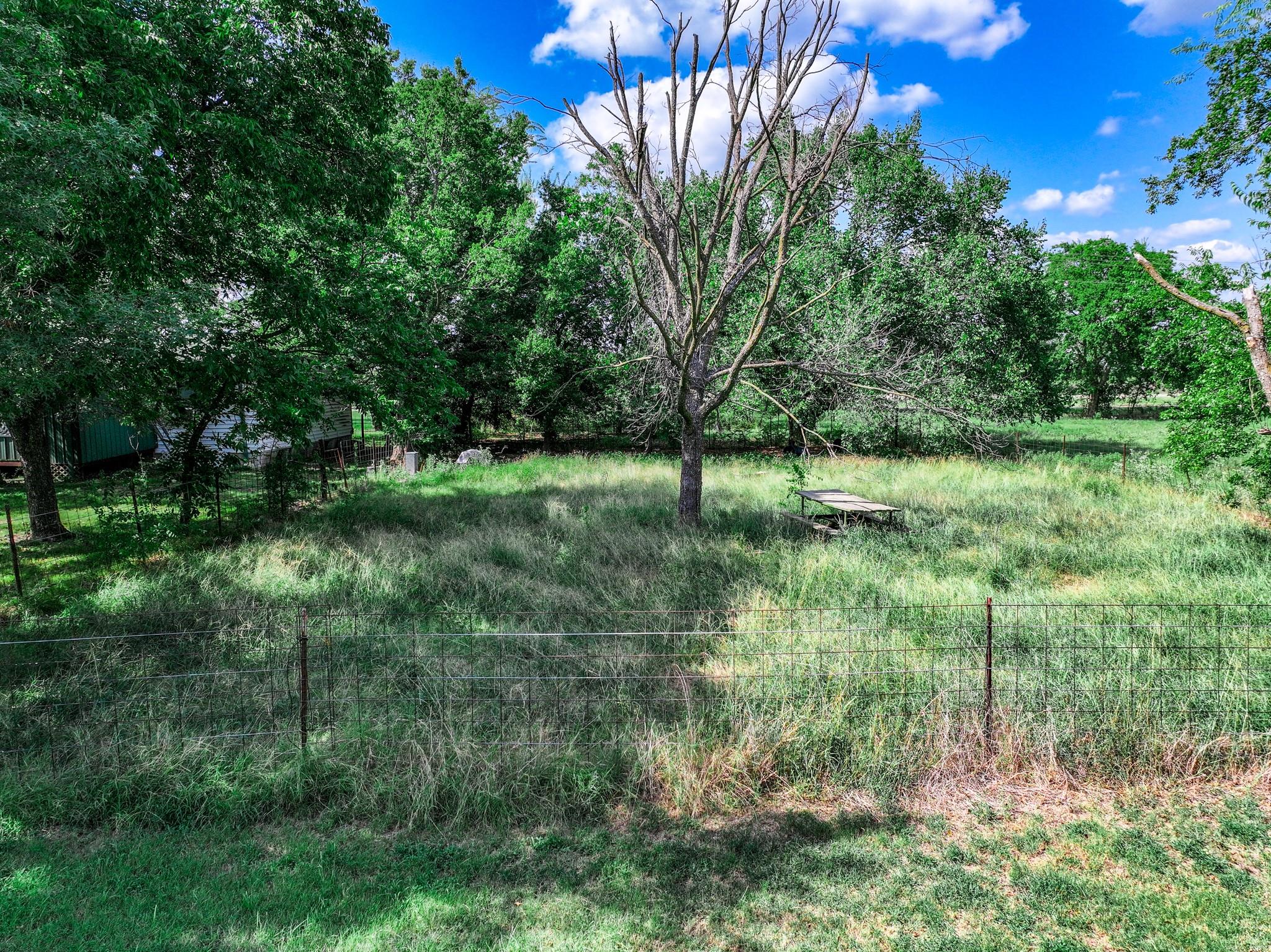 main property photo 28