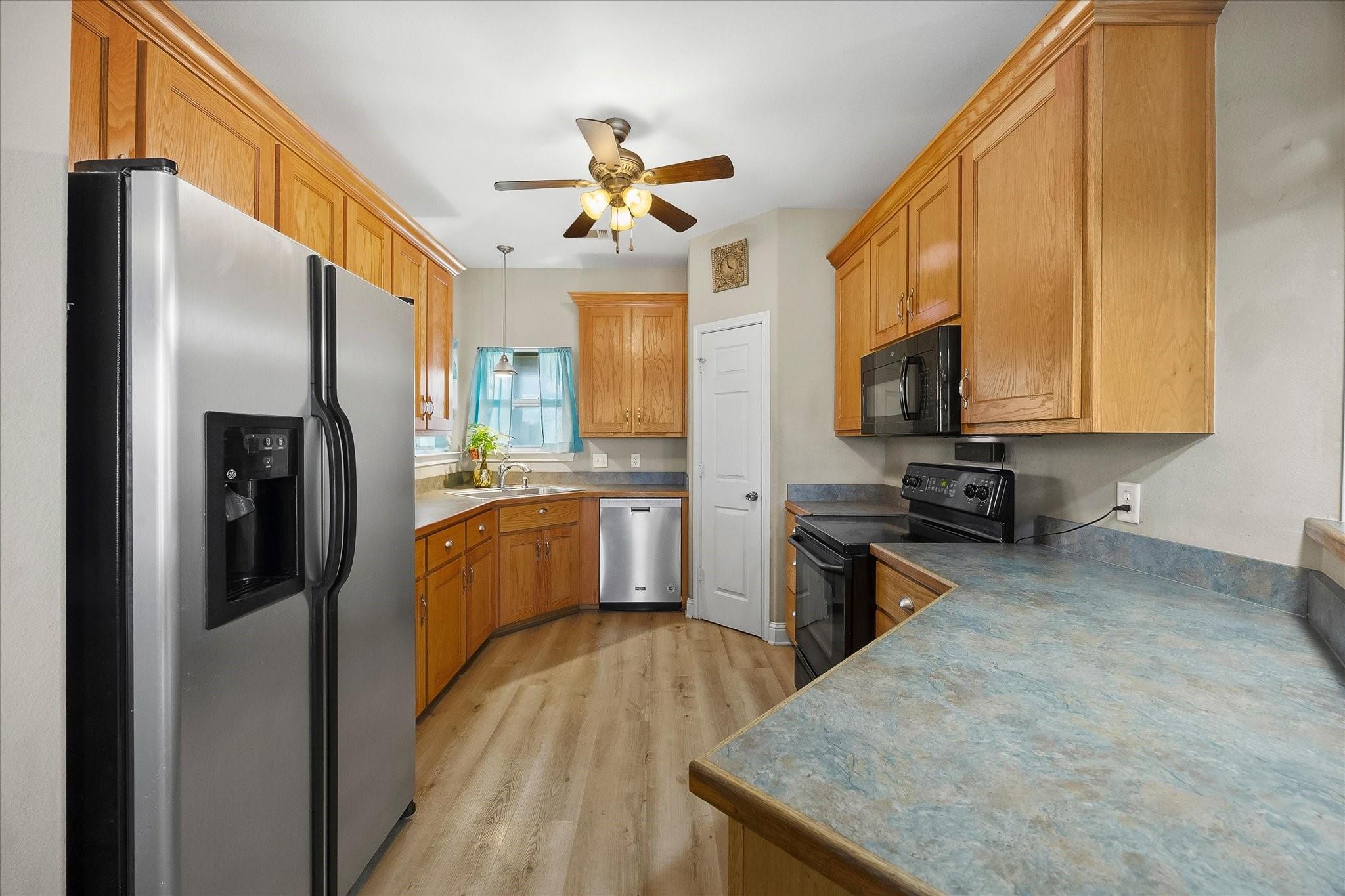 main property photo 8
