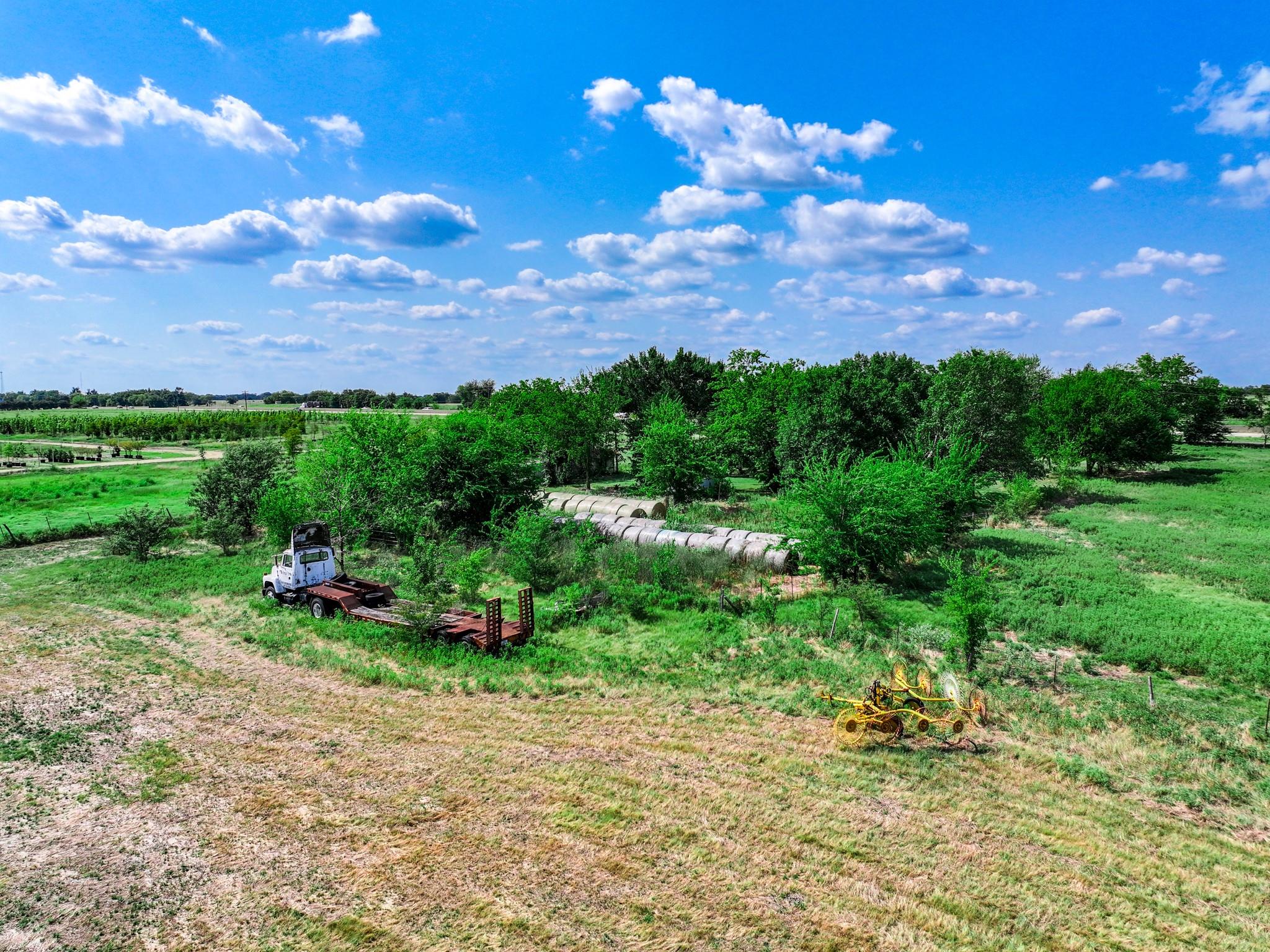 main property photo 16