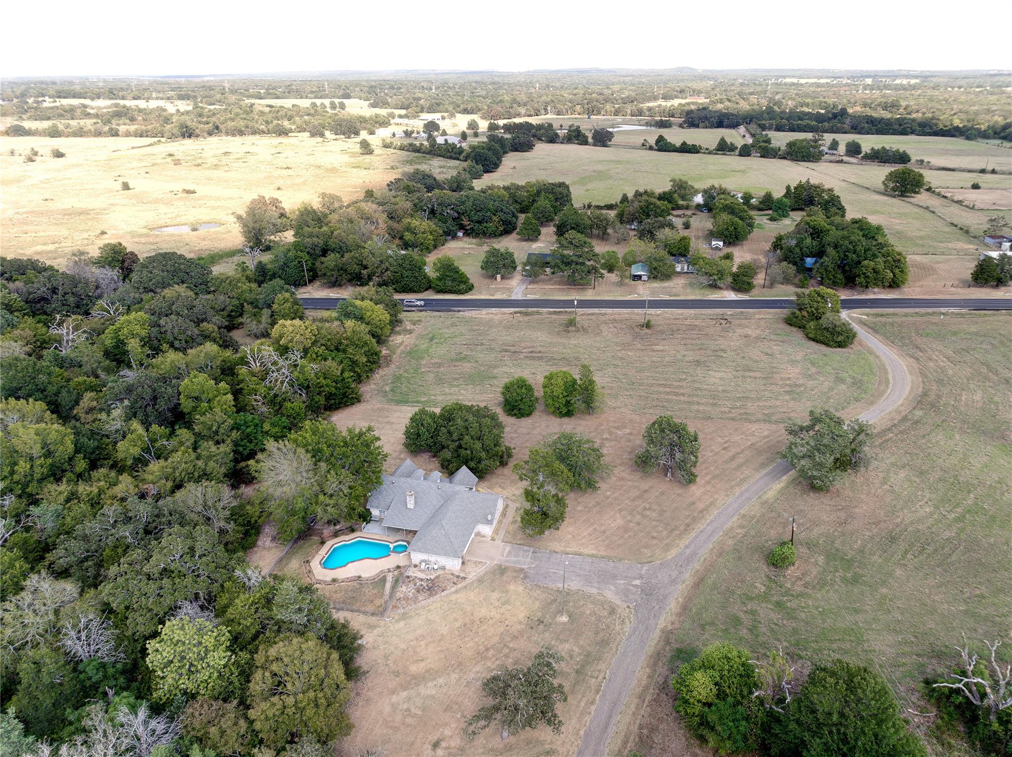 main property photo 9