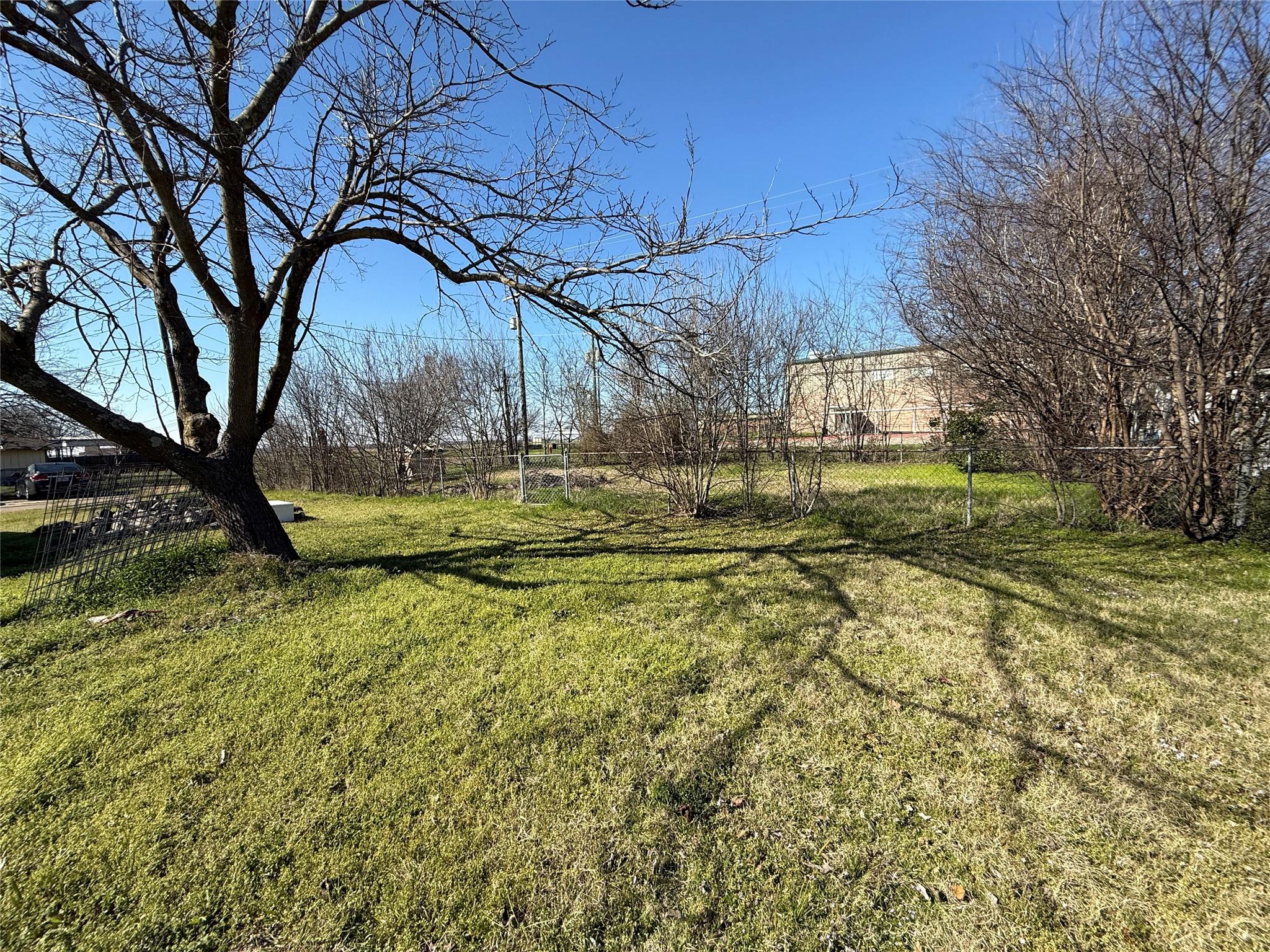 main property photo 19