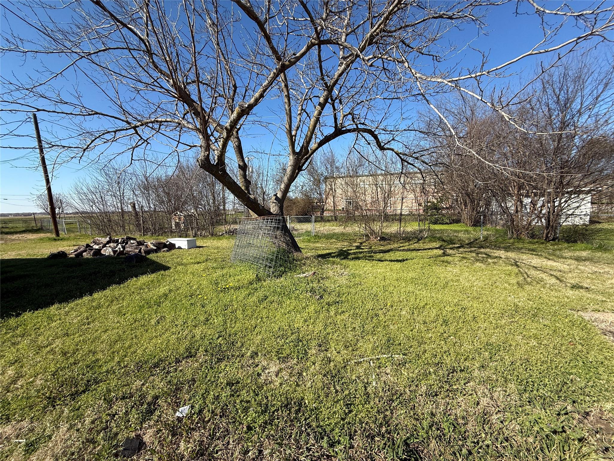 main property photo 20