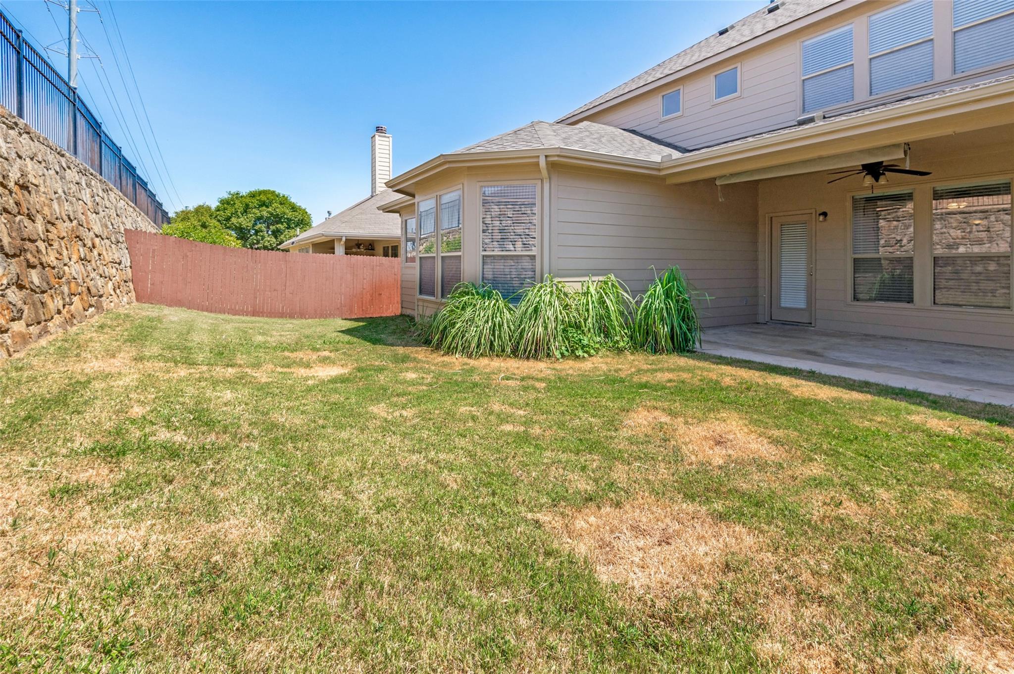 main property photo 24