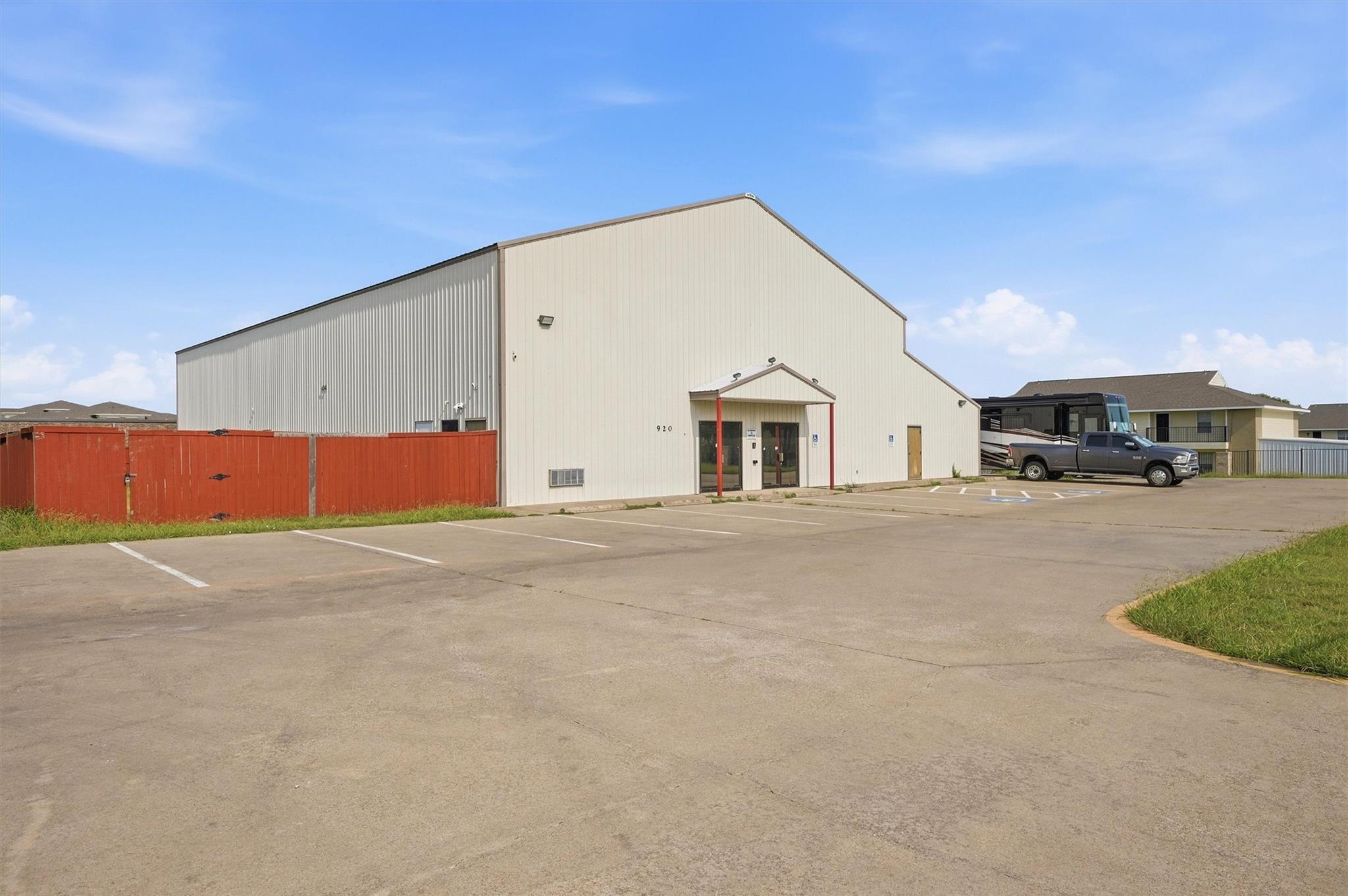 main property photo 6