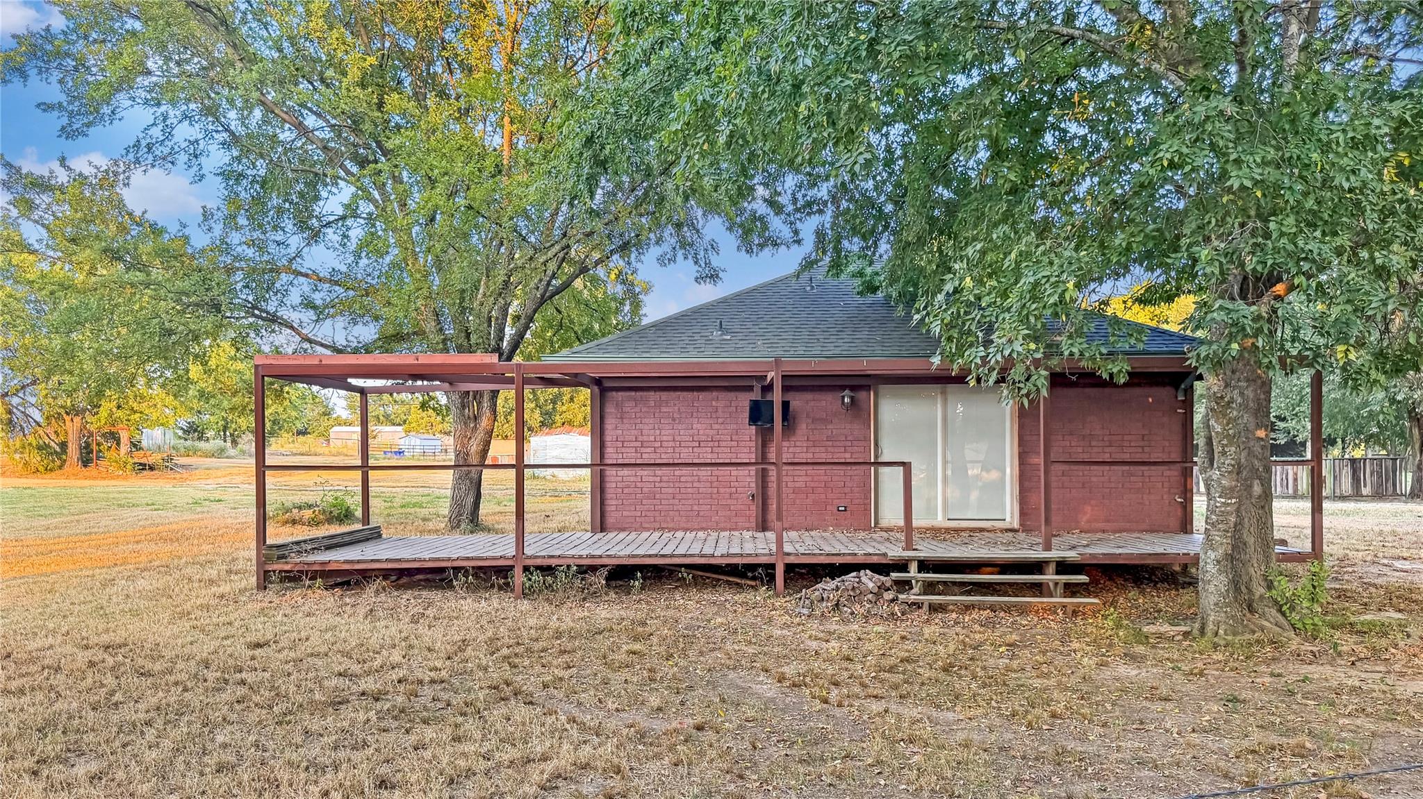 main property photo 17