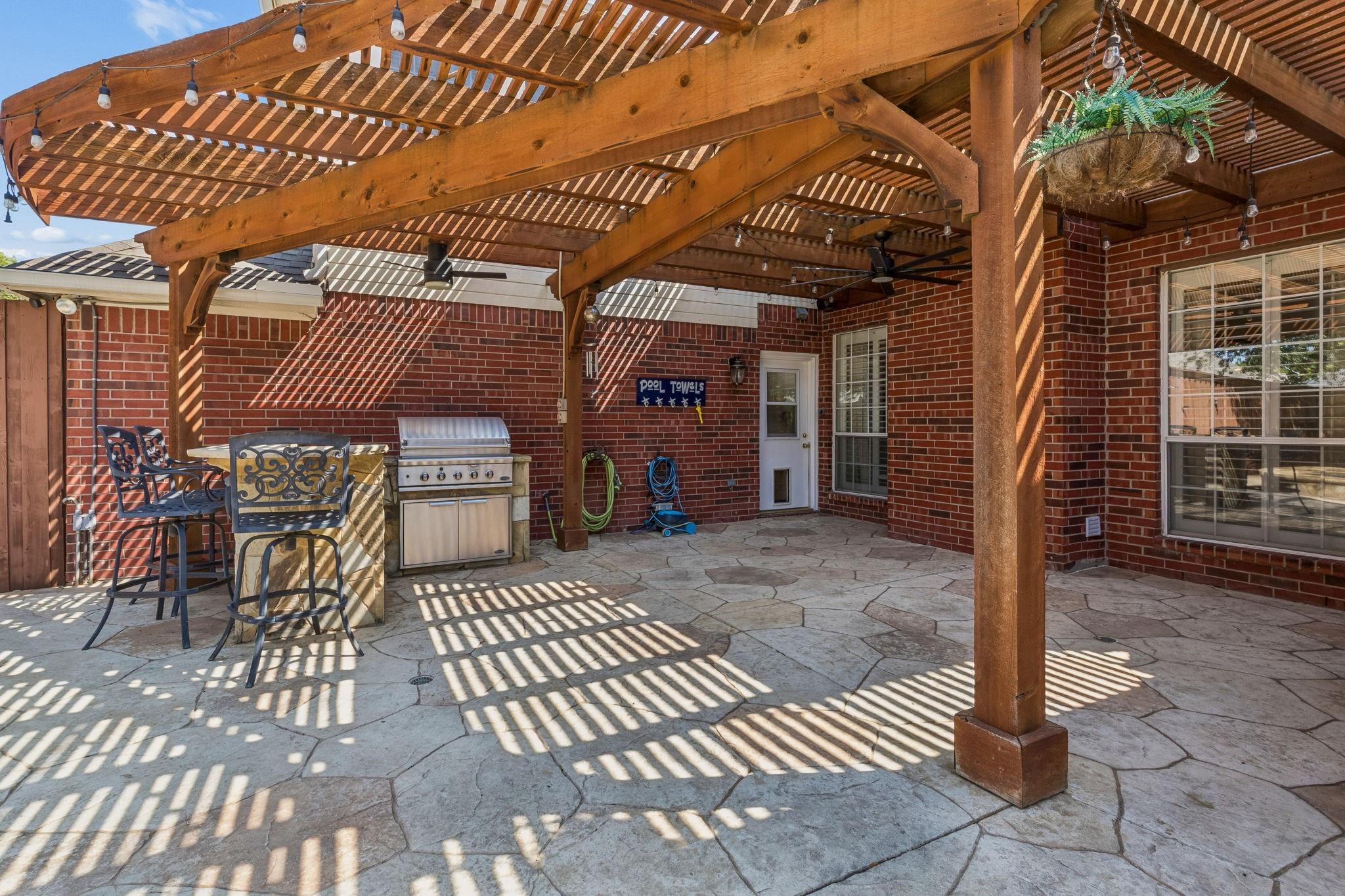 main property photo 34