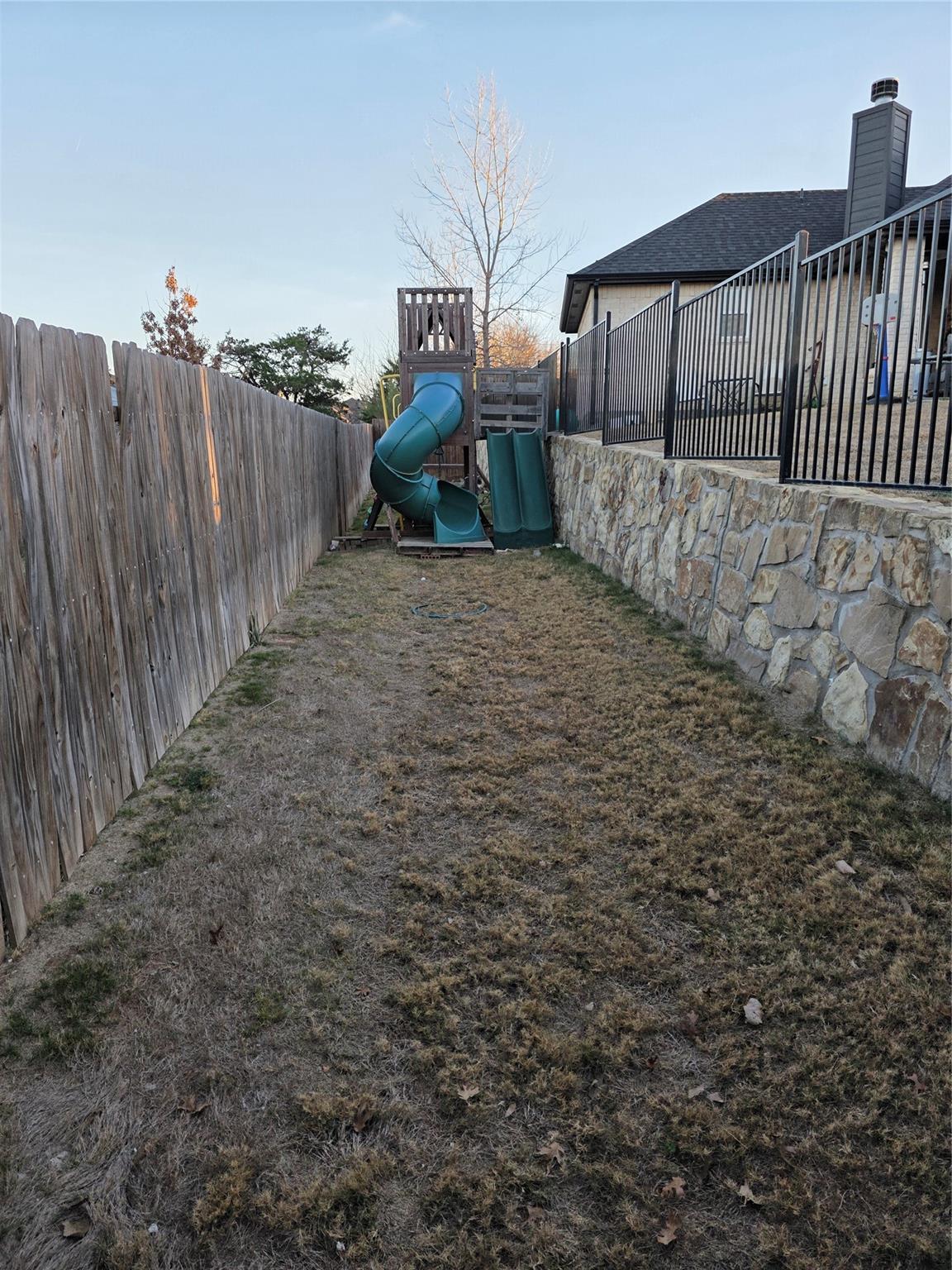 main property photo 32
