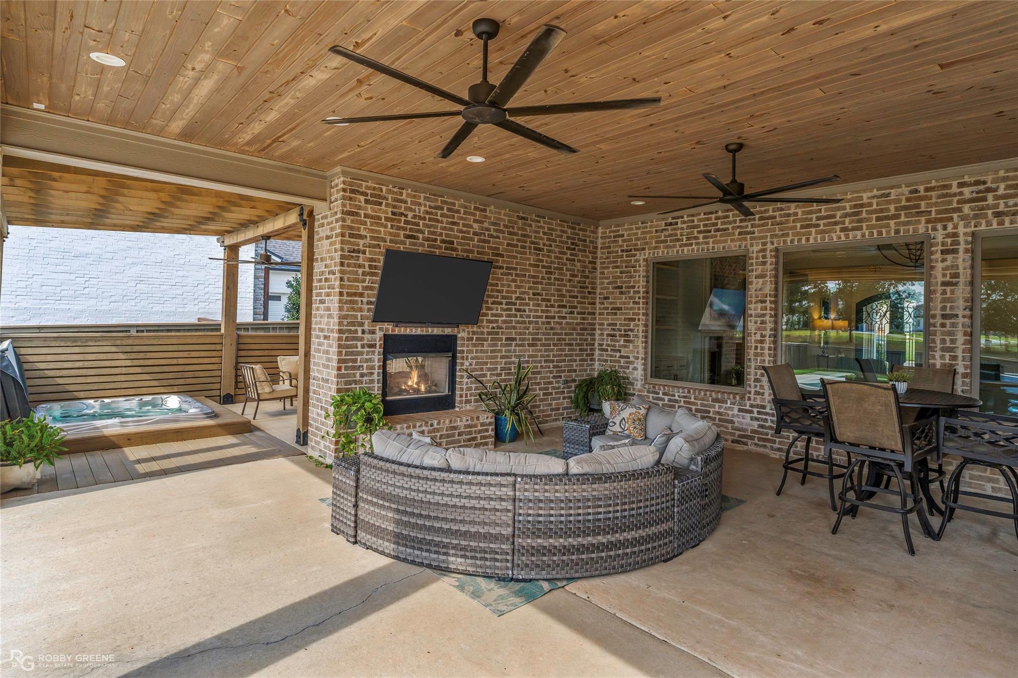main property photo 29