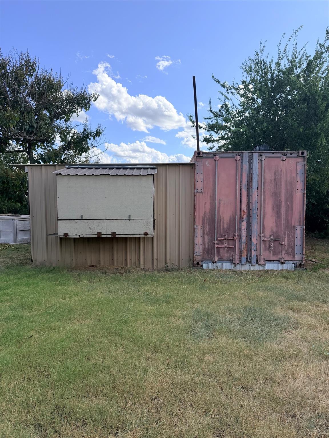 main property photo 25