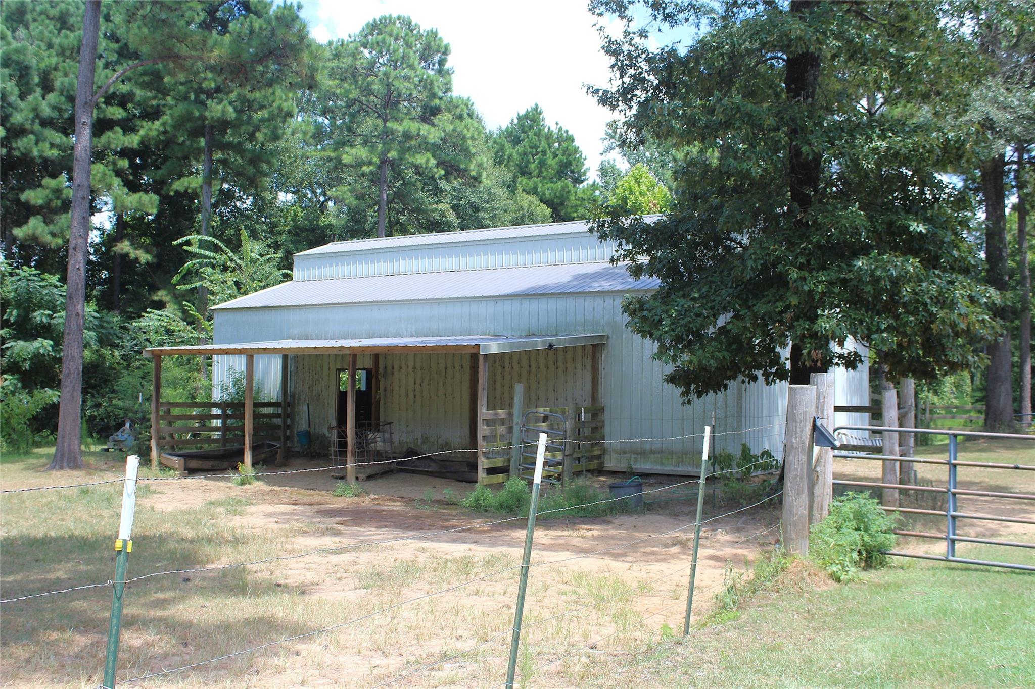 main property photo 20