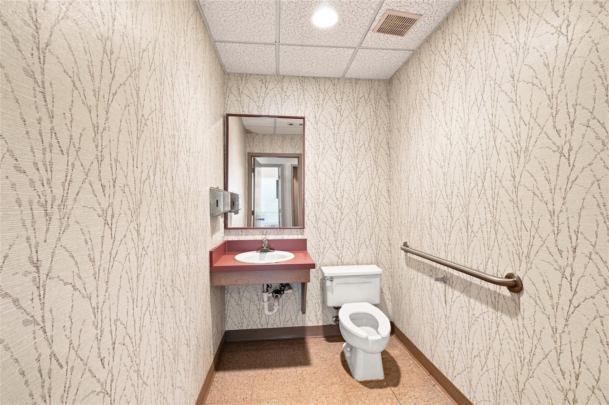 main property photo 19