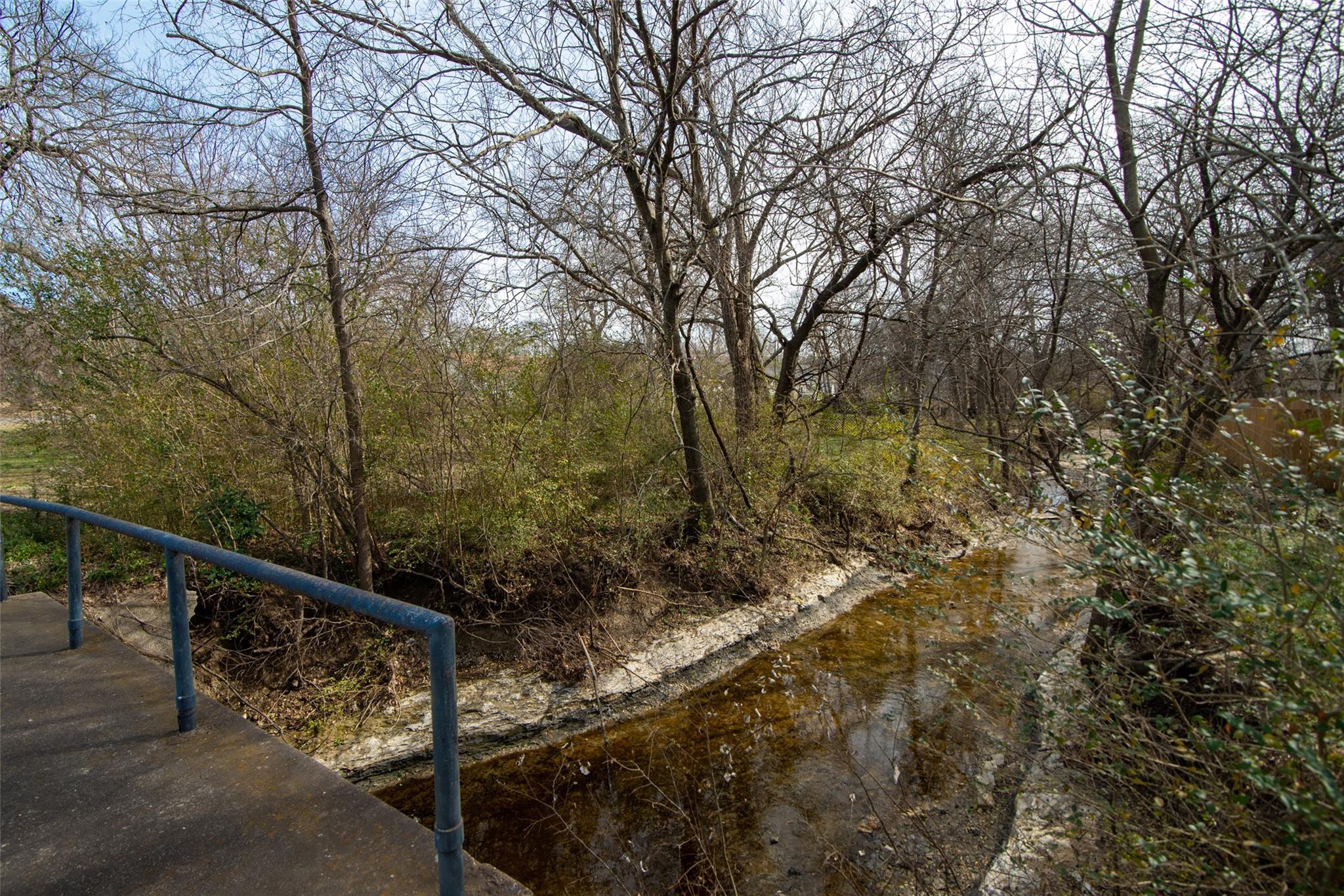 main property photo 11