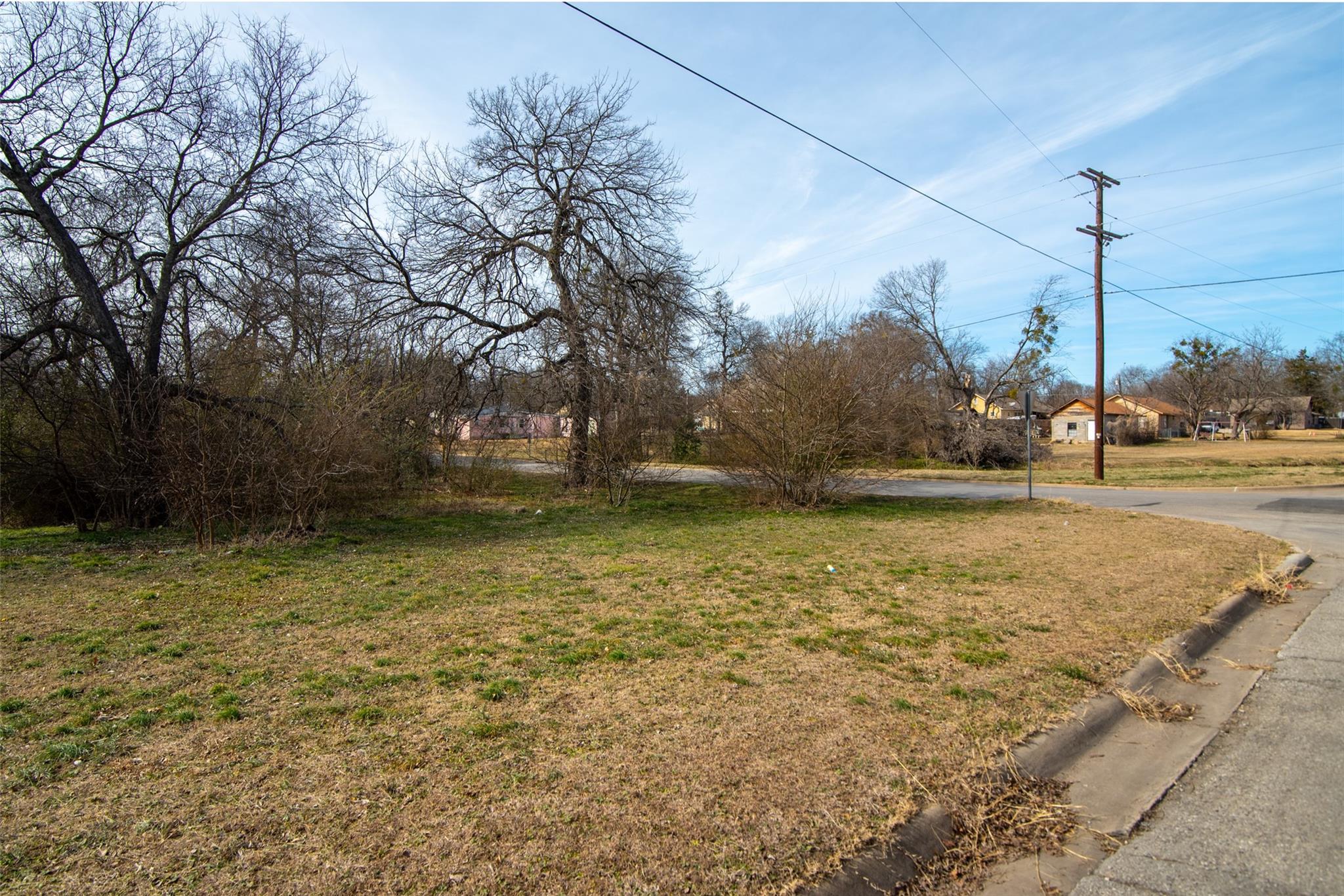 main property photo 14