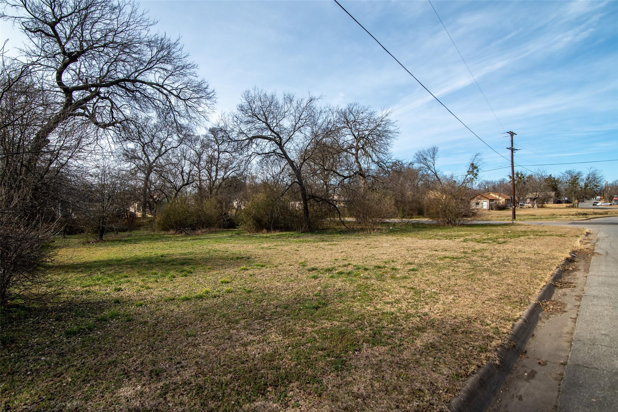 main property photo 16