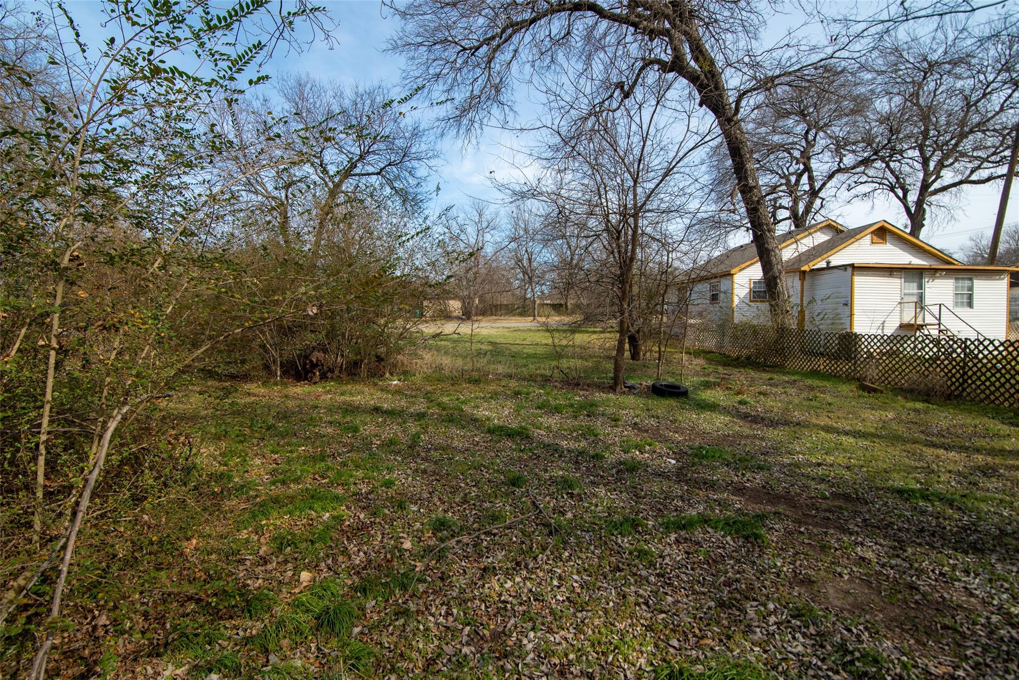 main property photo 8