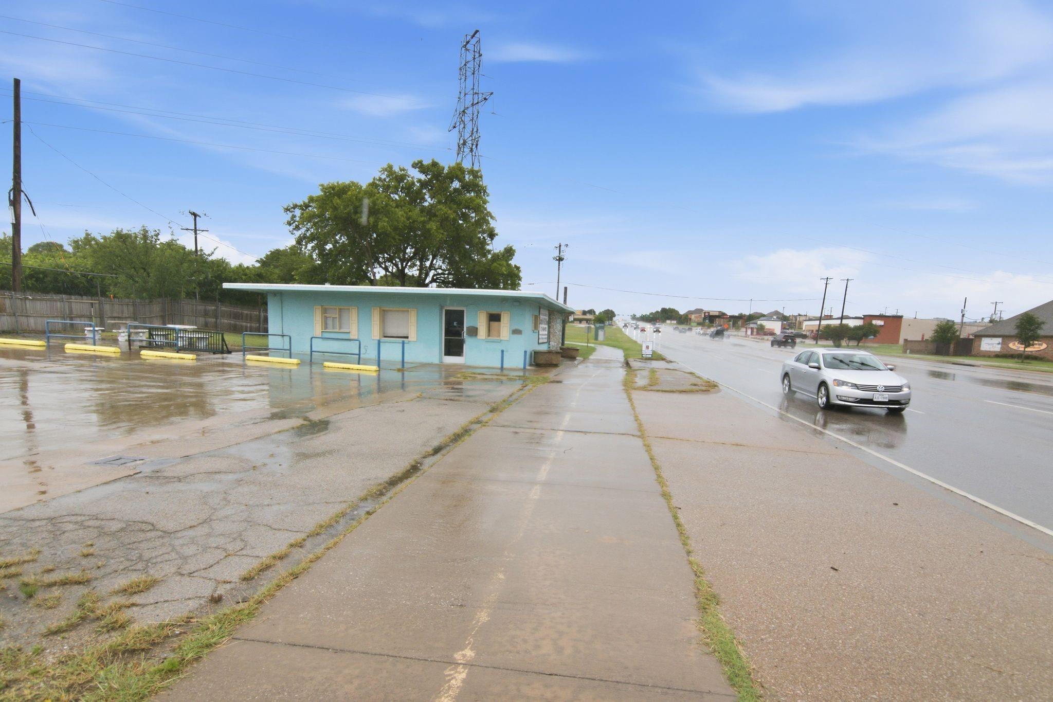 main property photo 6