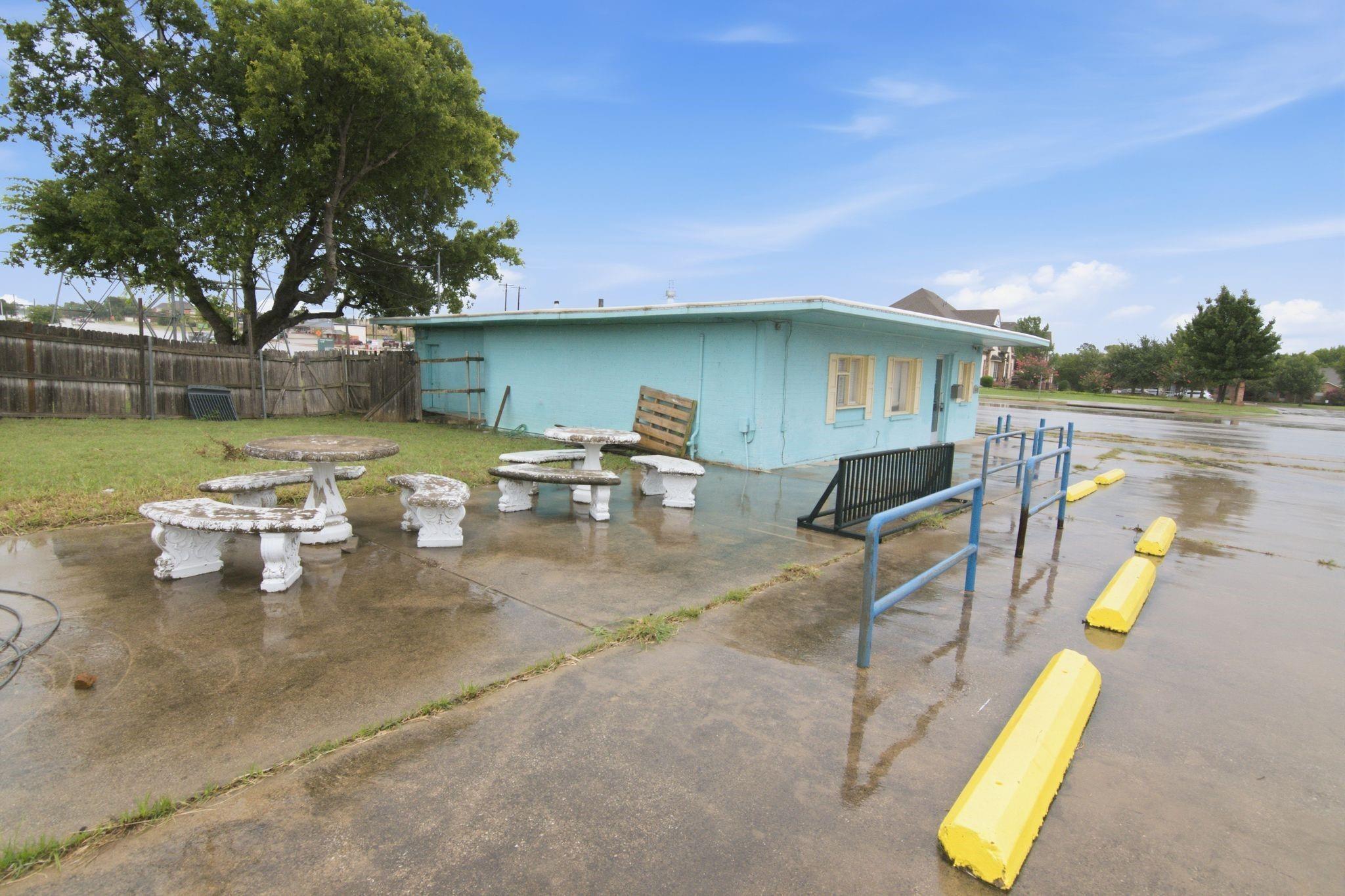 main property photo 7