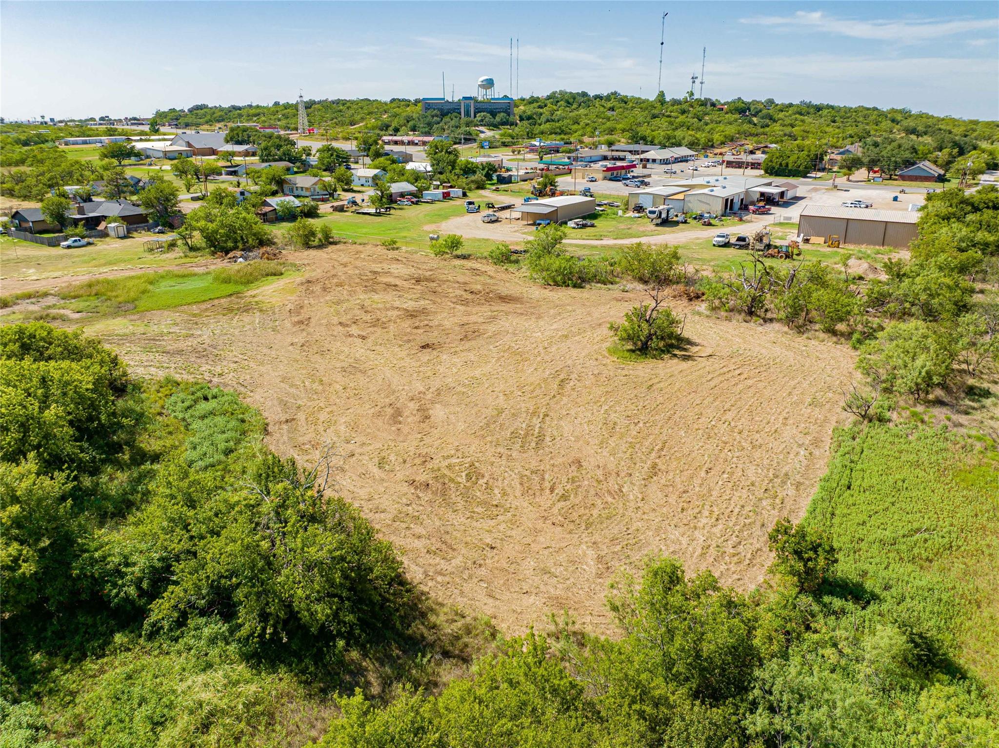 main property photo 25