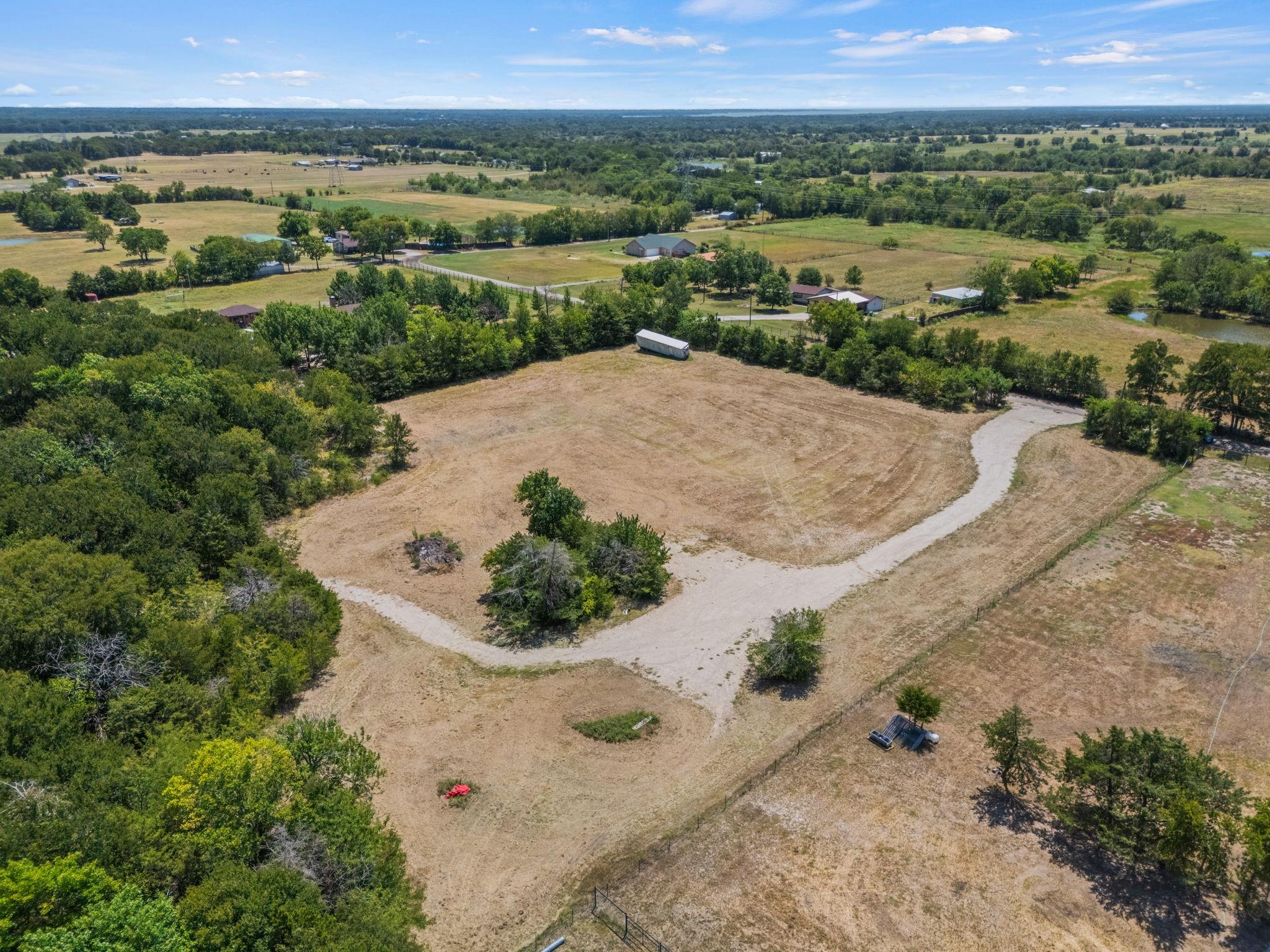 main property photo 11