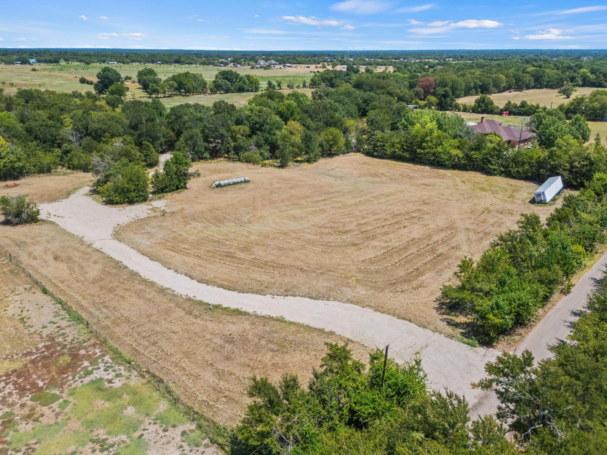 main property photo 13