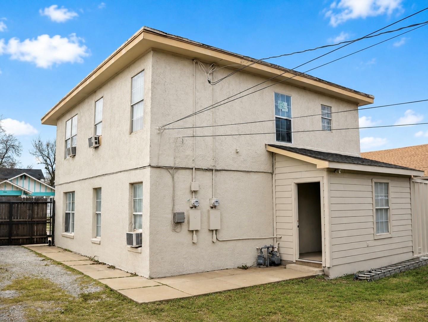 main property photo 6