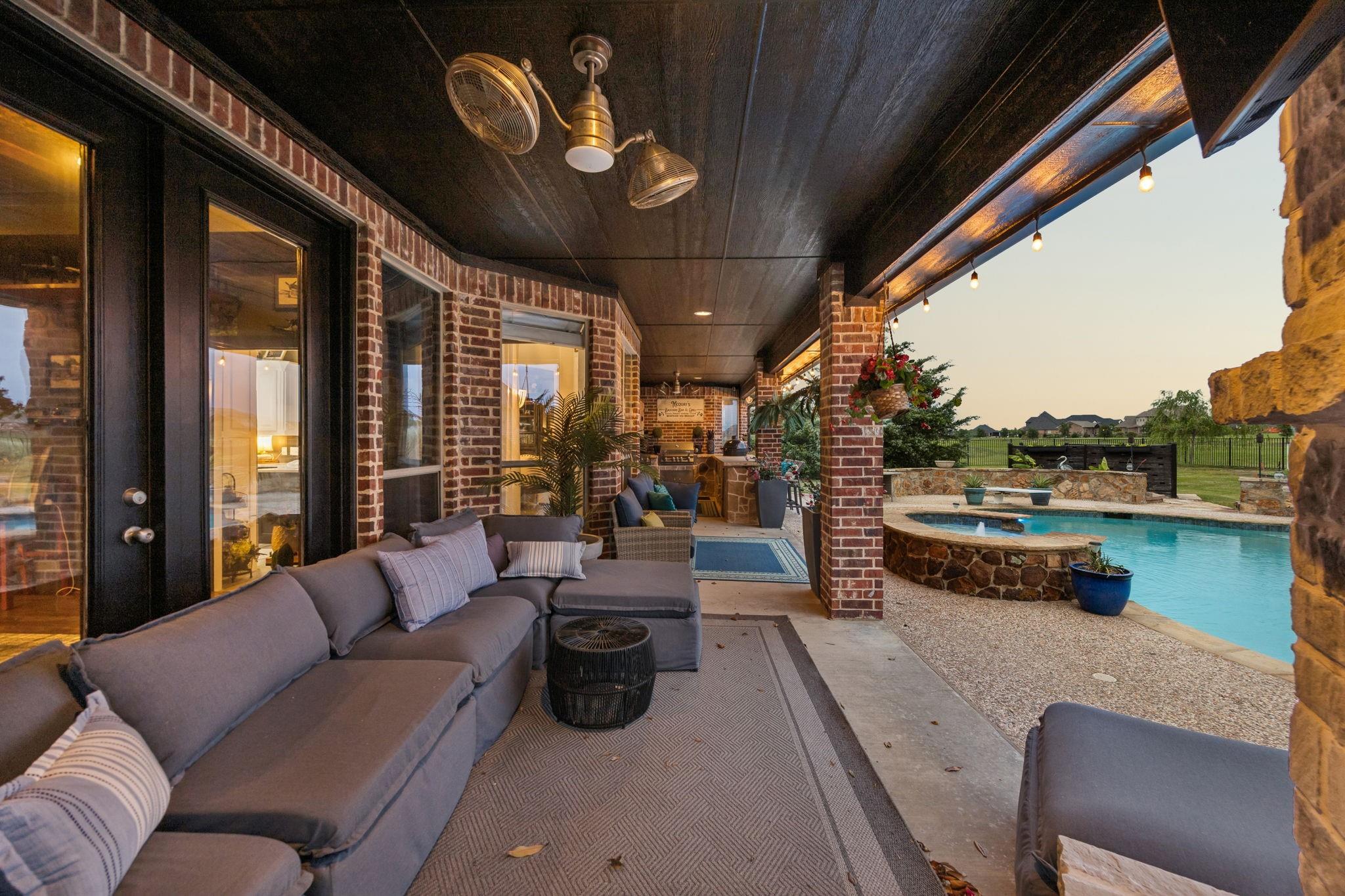 main property photo 19
