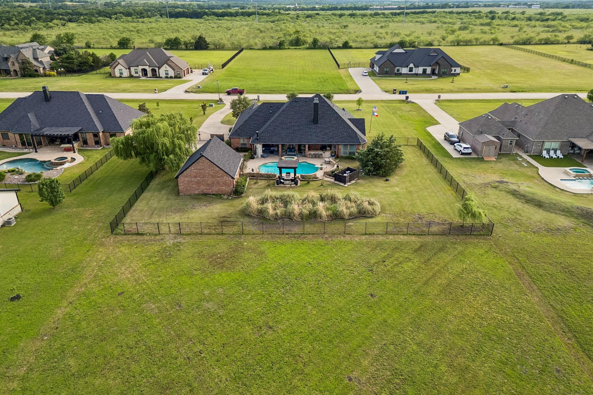 main property photo 22