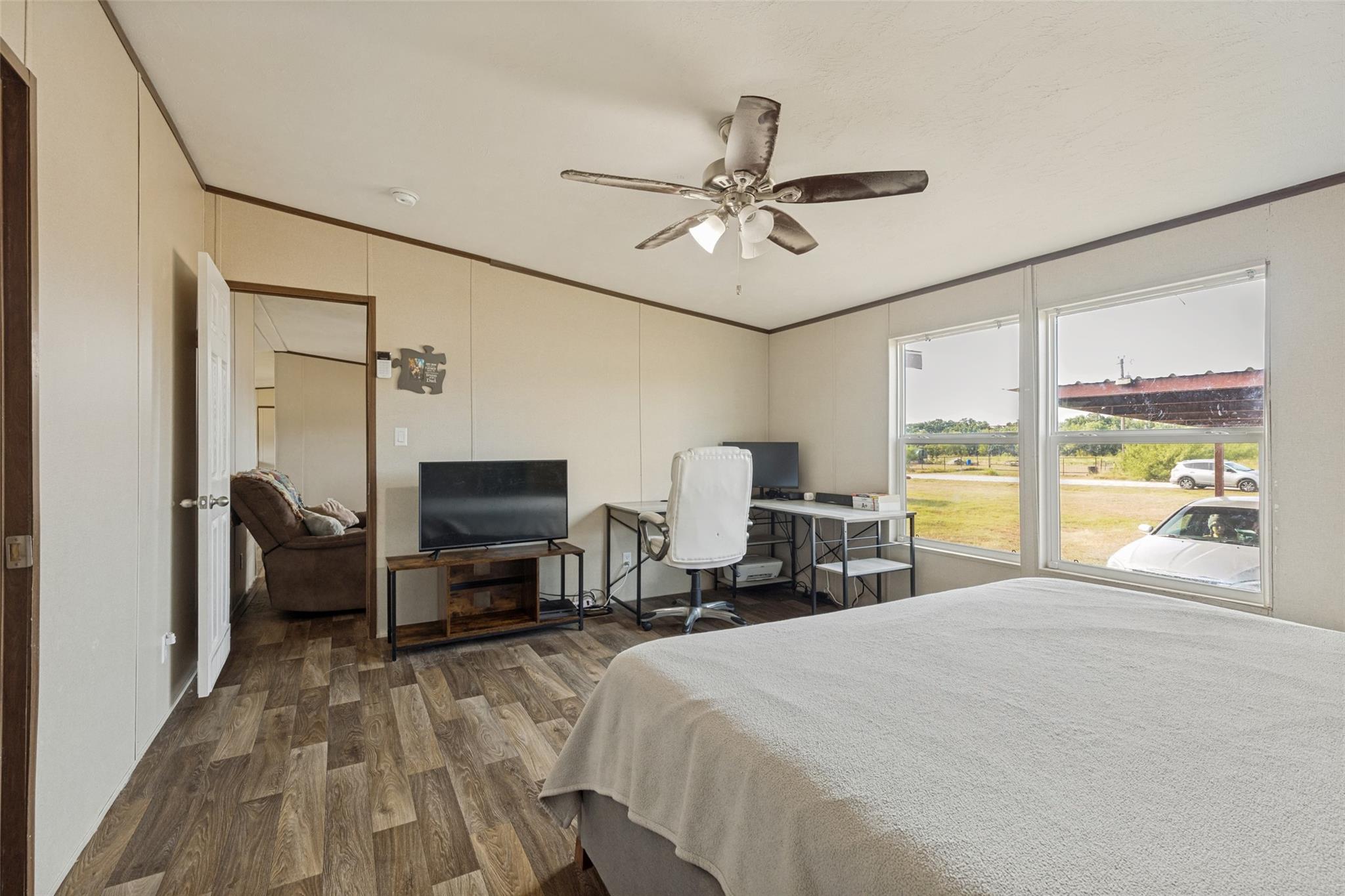 main property photo 18