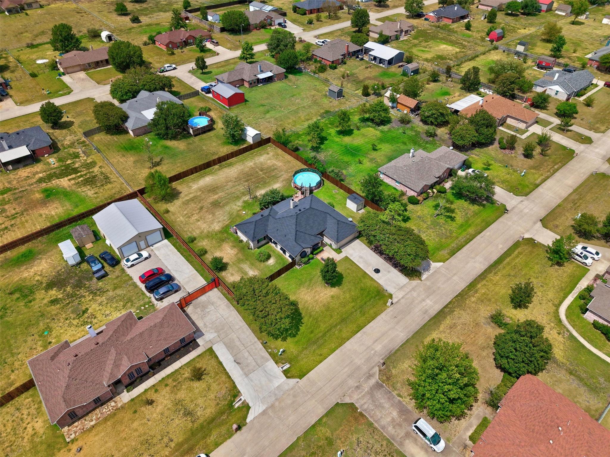 main property photo 33