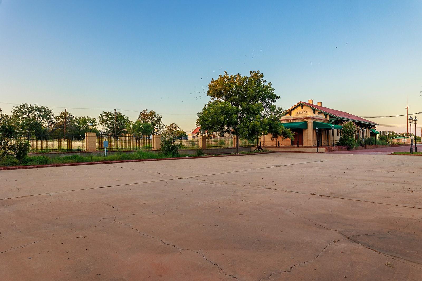 main property photo 10