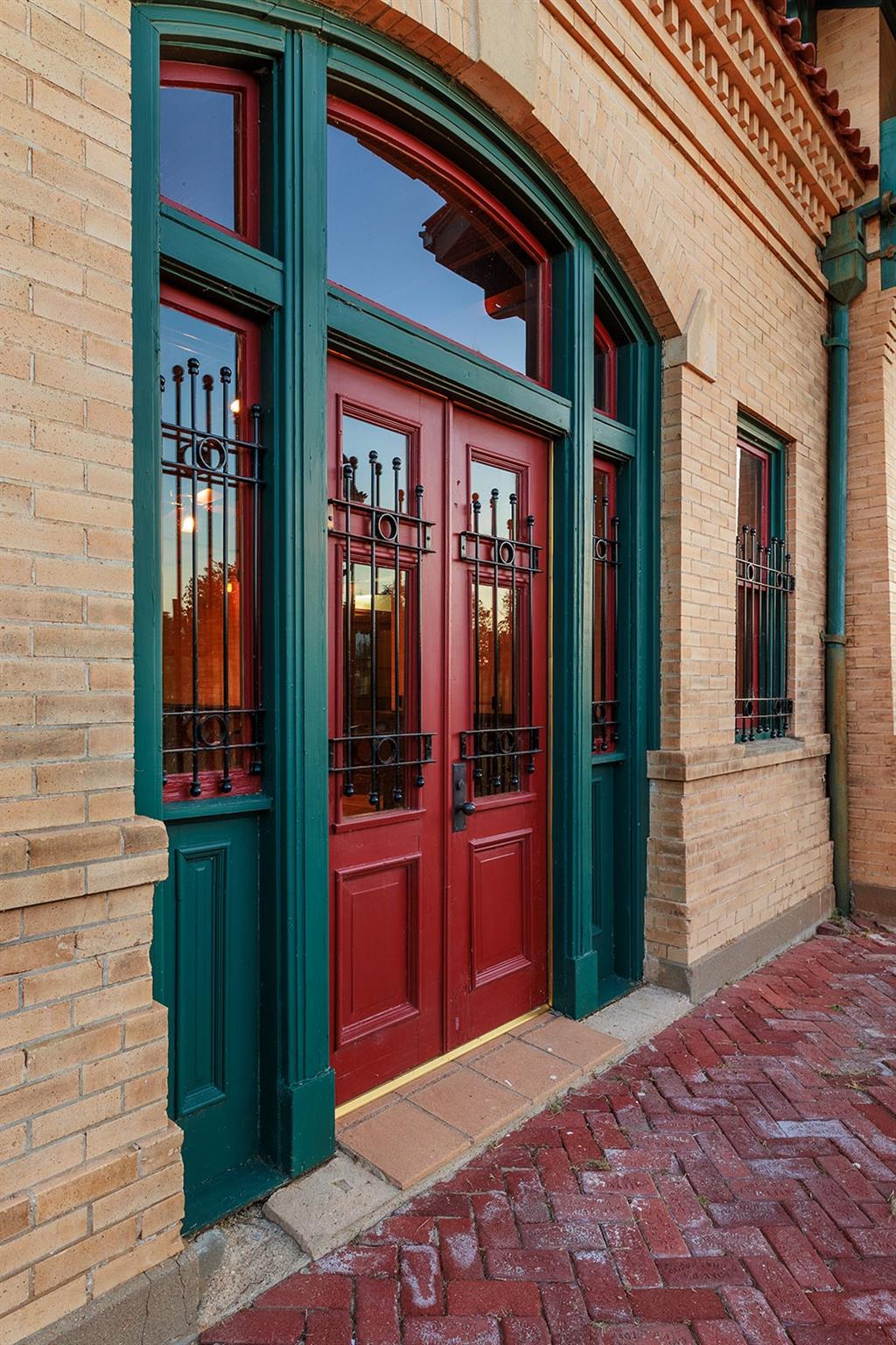 main property photo 3