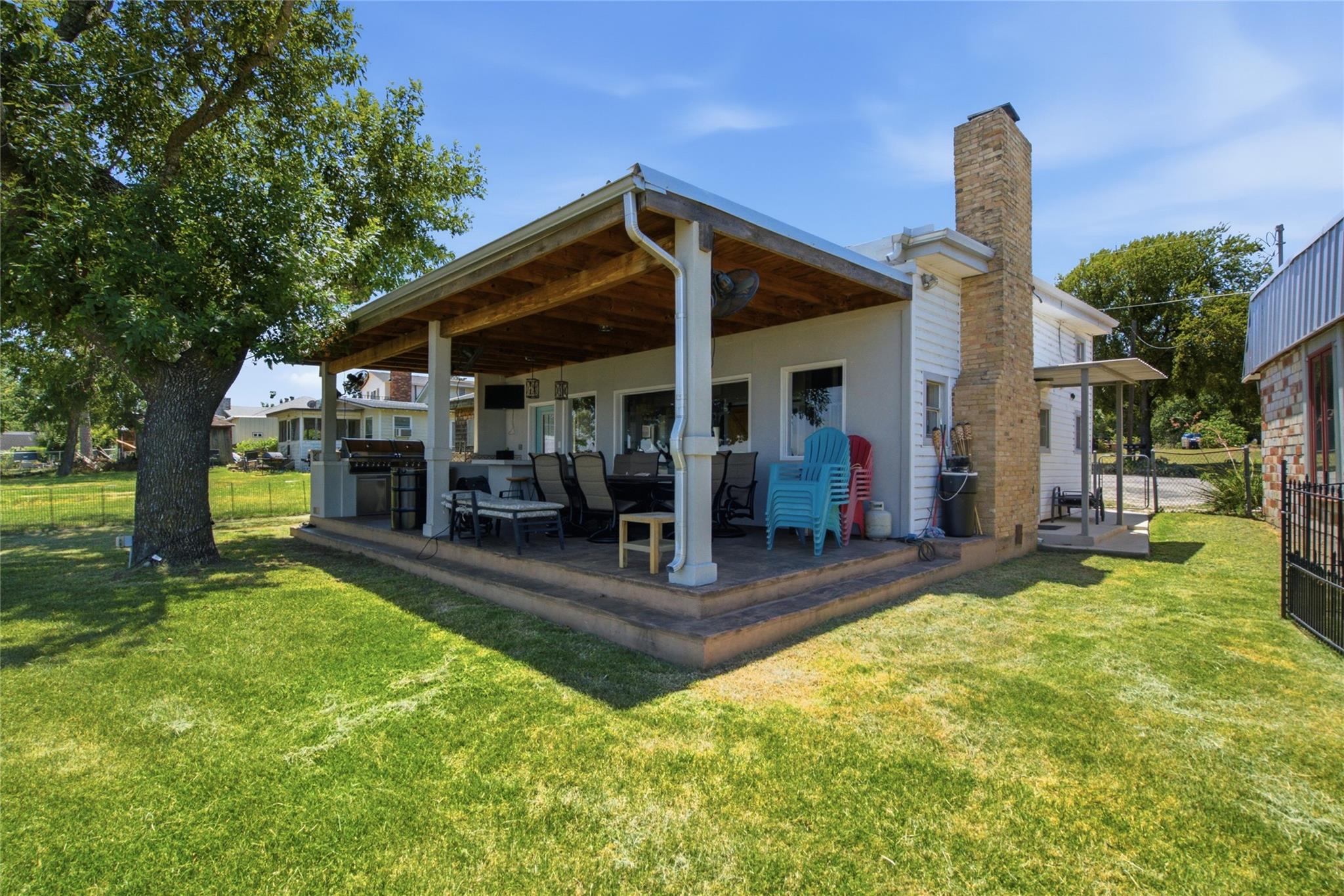 main property photo 5