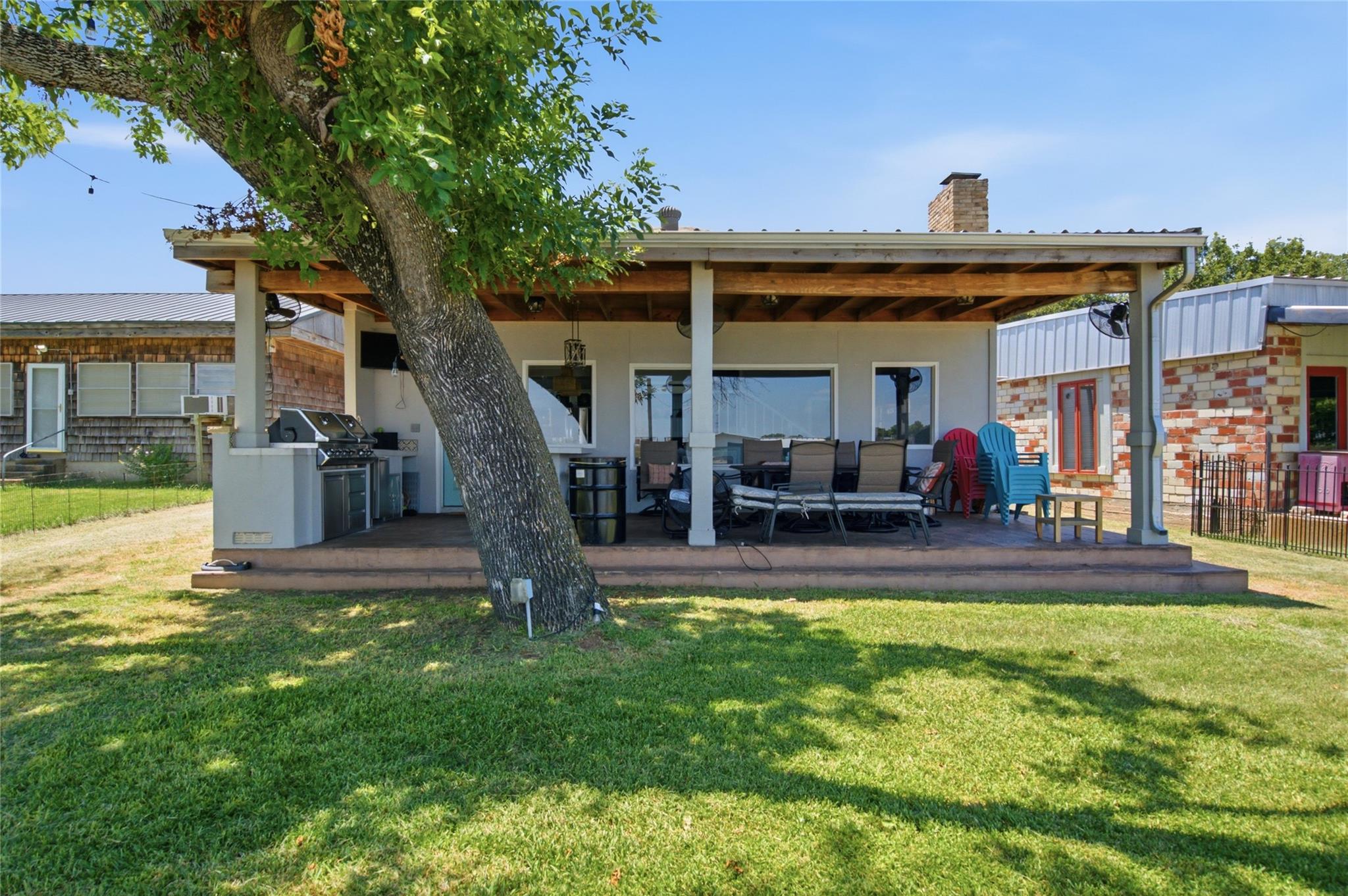 main property photo 6