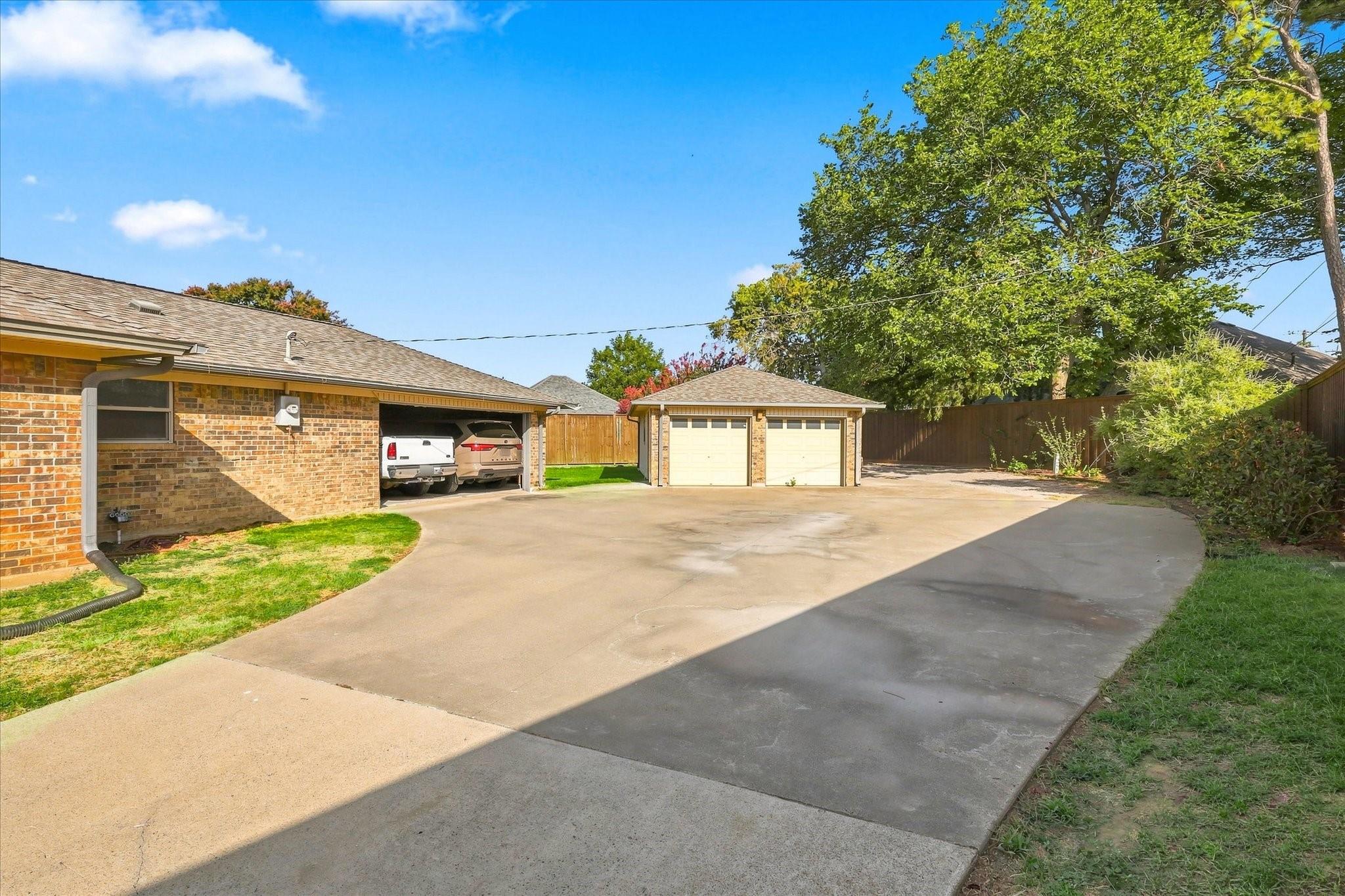 main property photo 30
