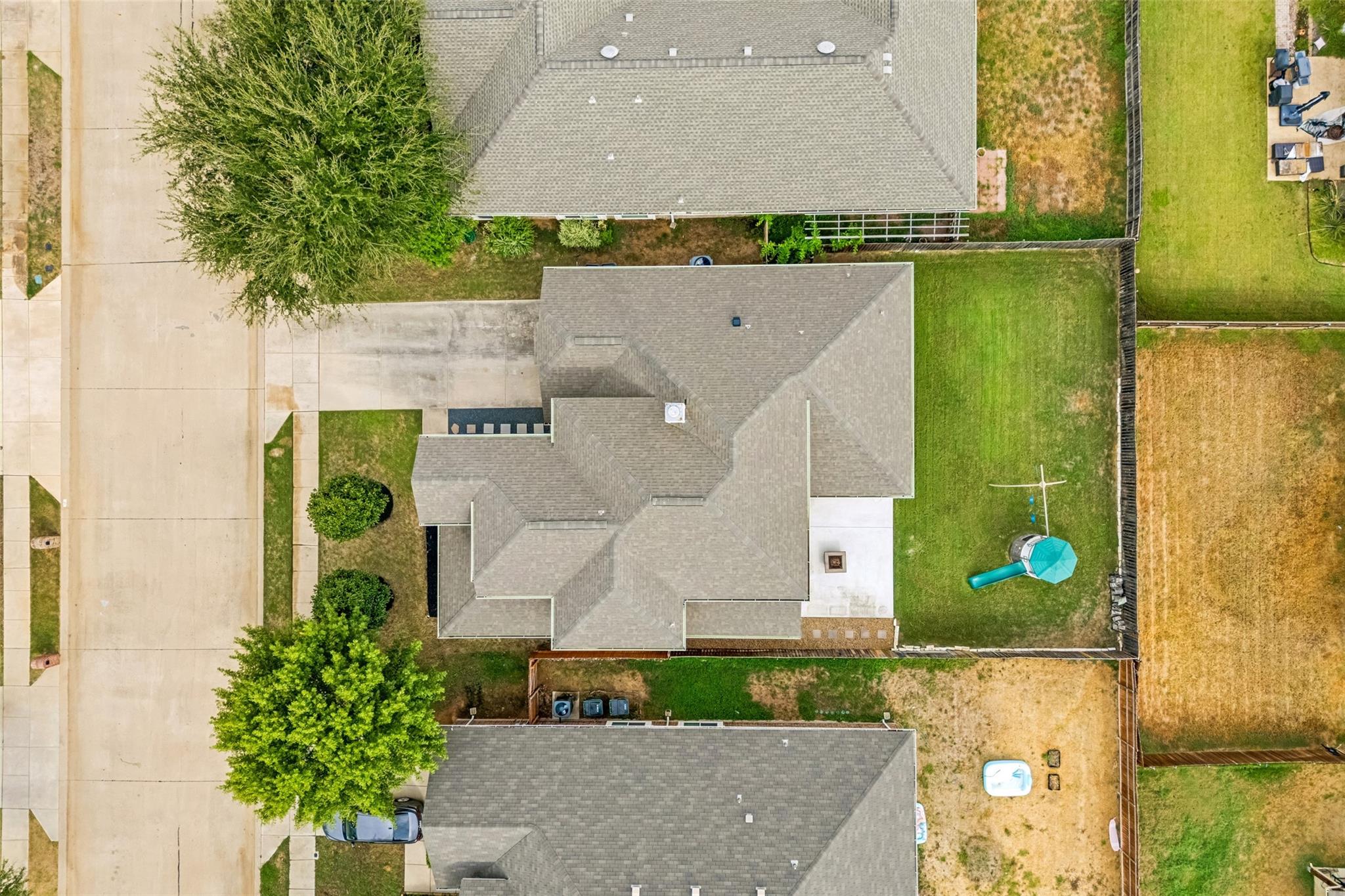 main property photo 30