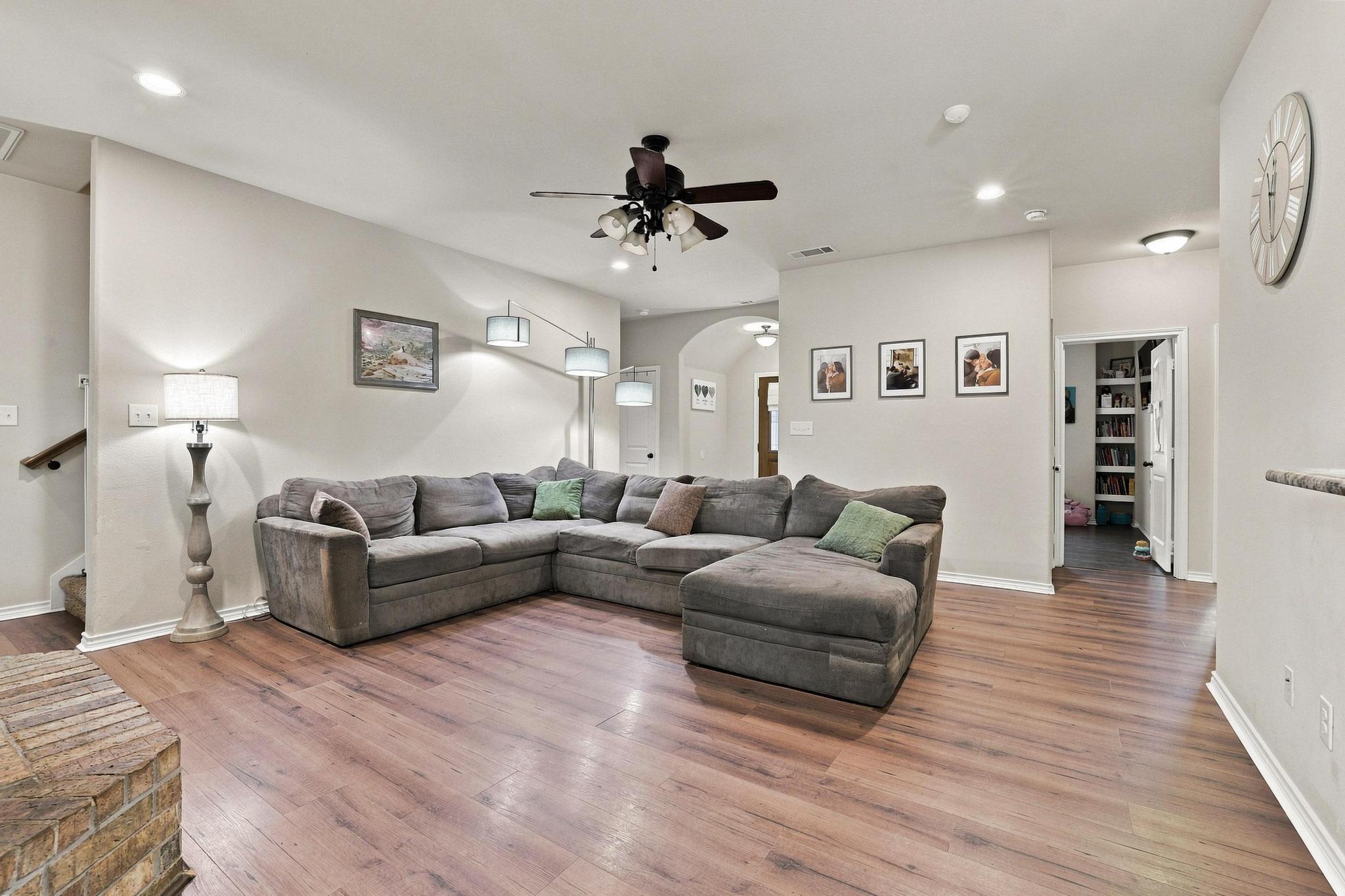 main property photo 5