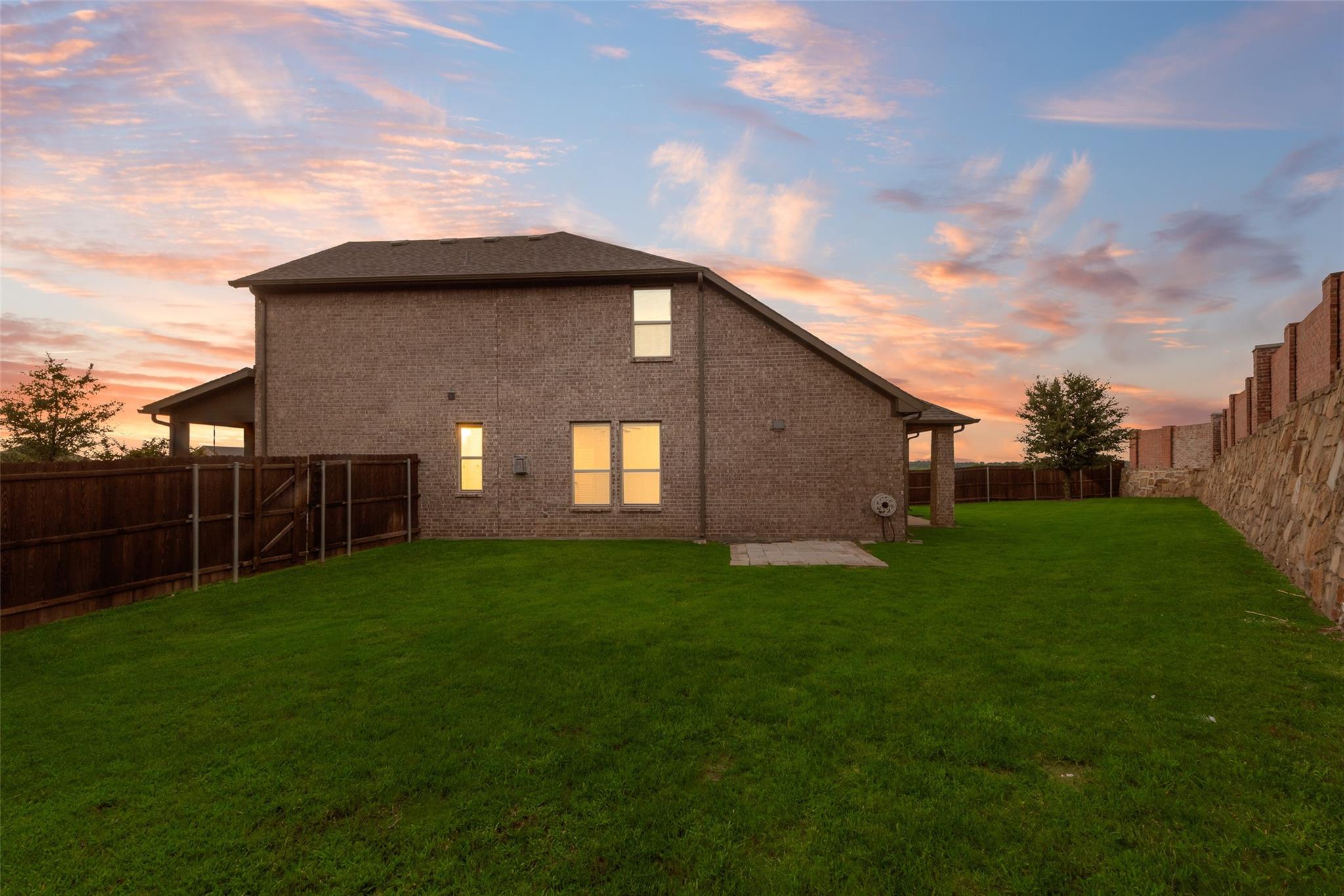 main property photo 28