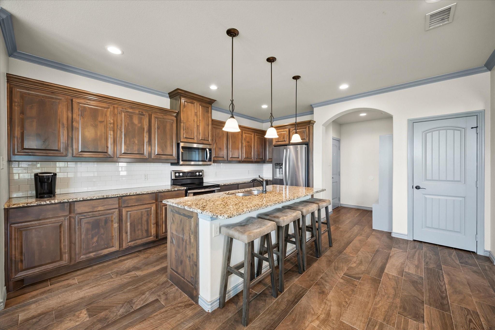 main property photo 5