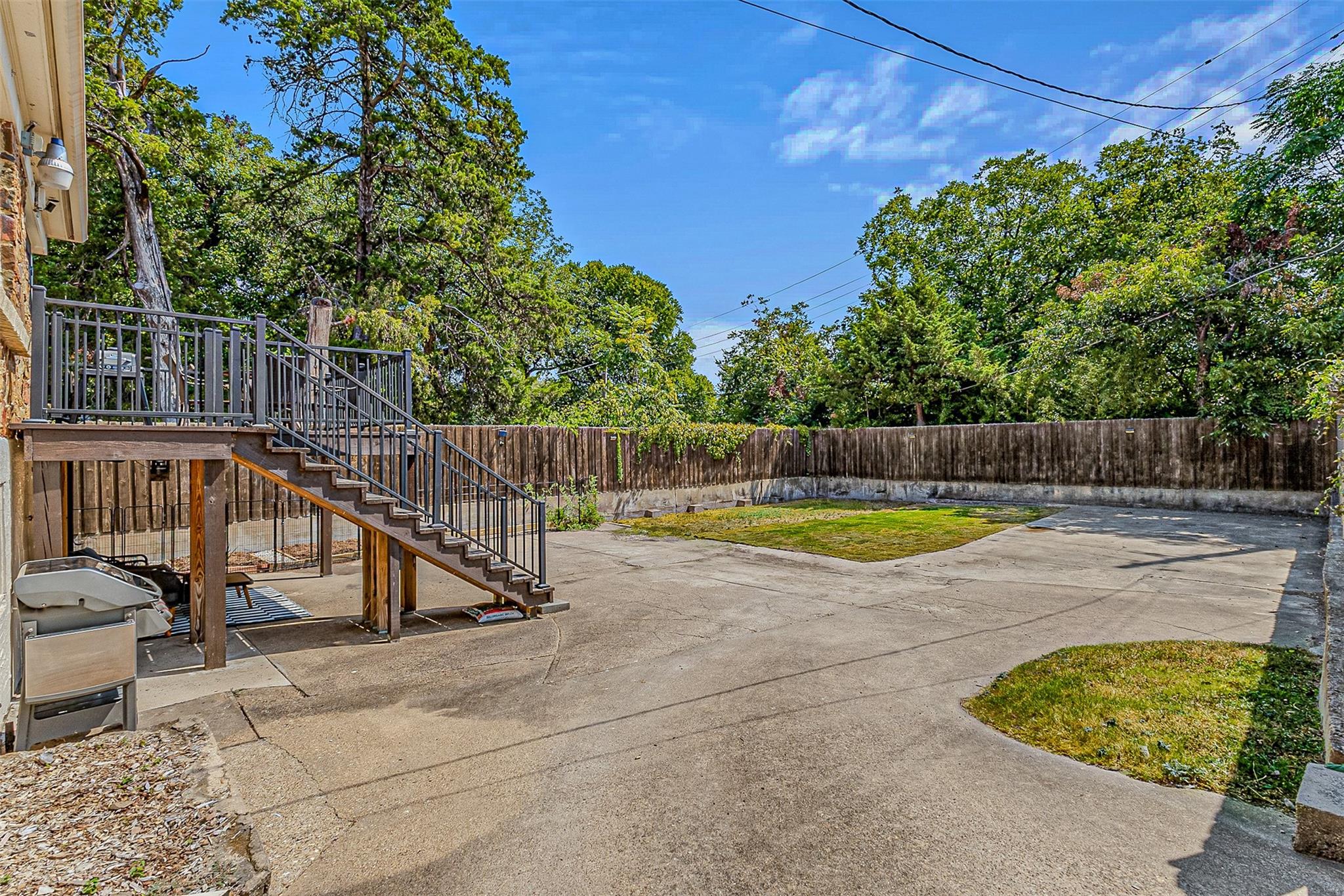 main property photo 24
