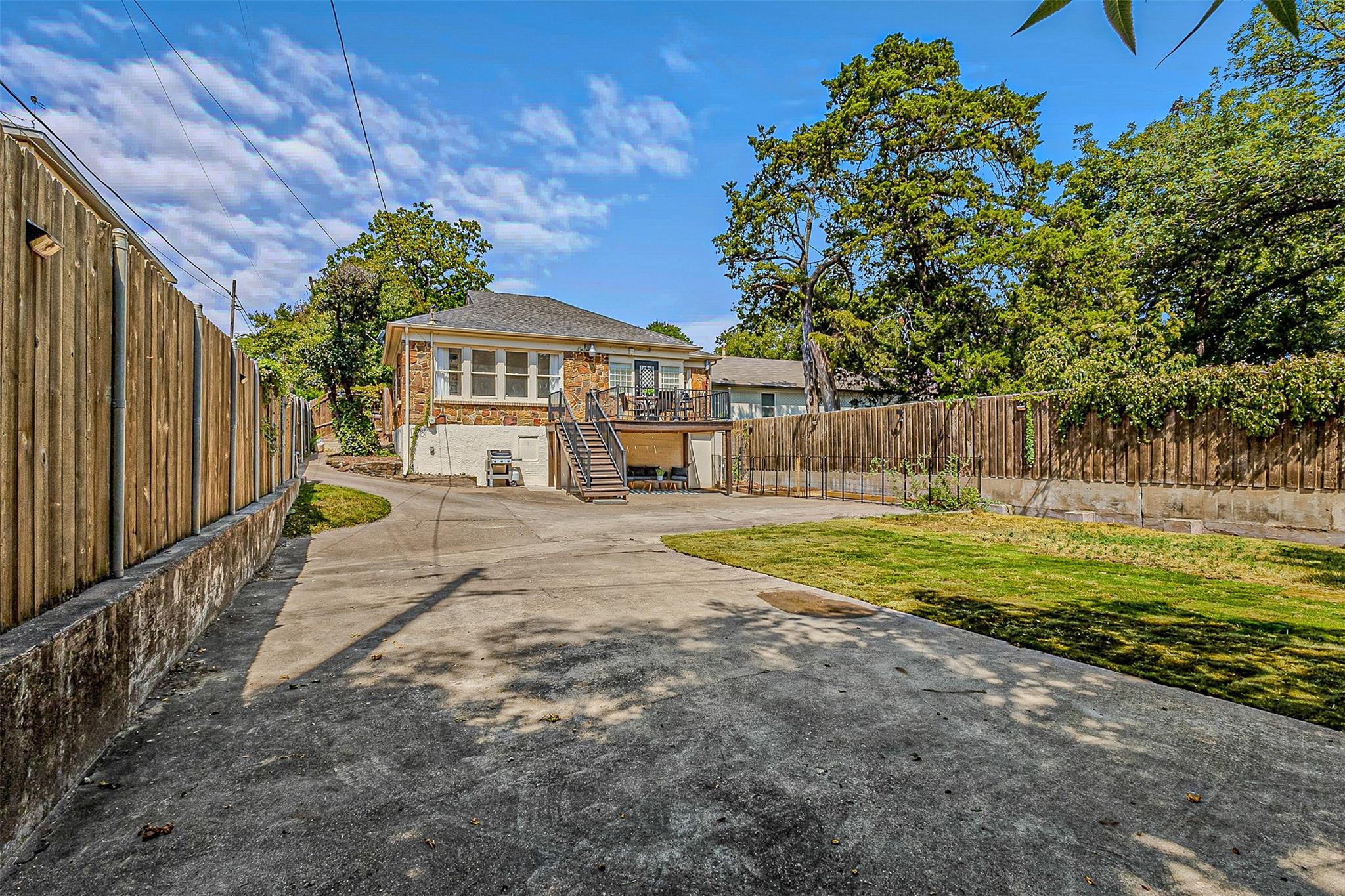 main property photo 26
