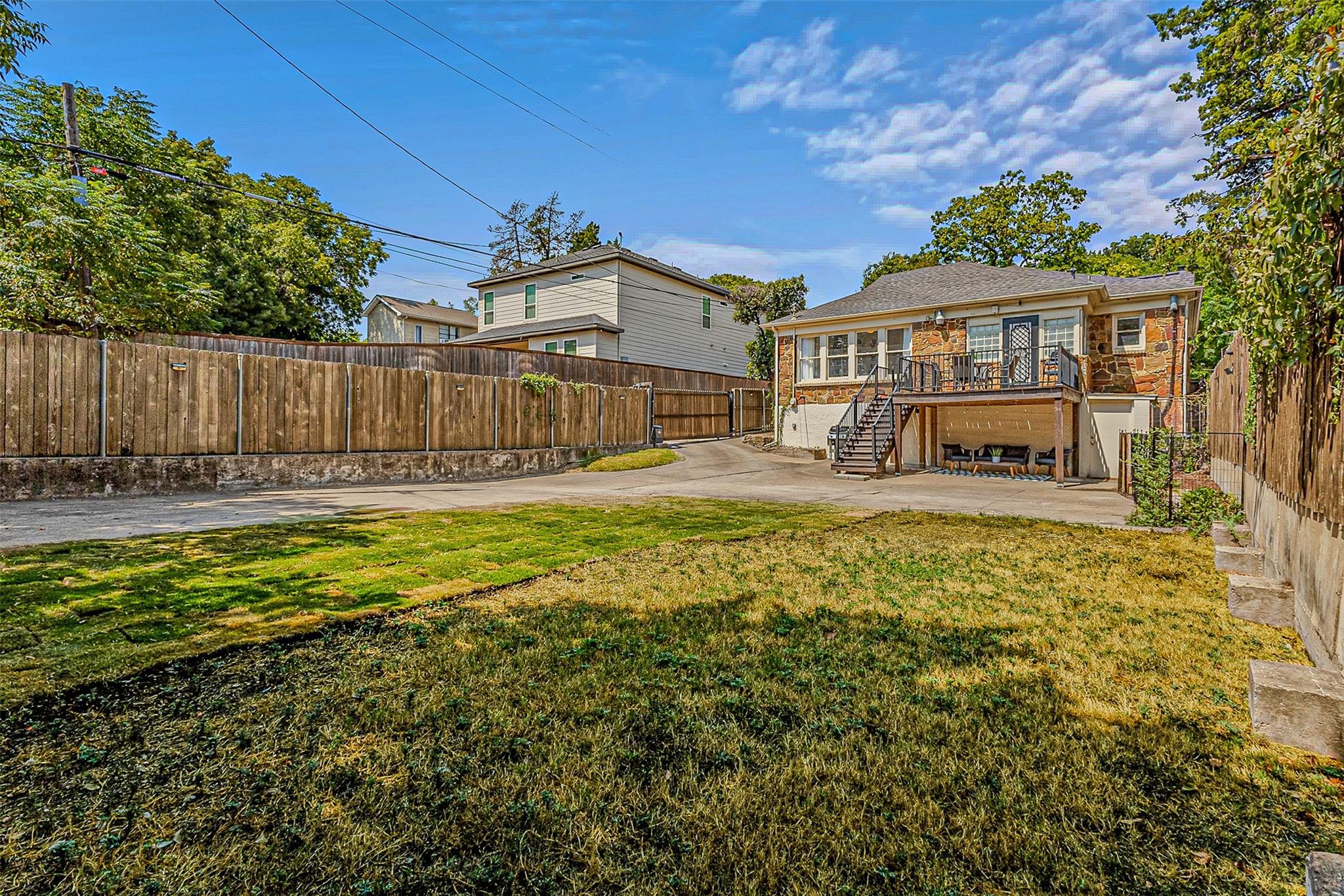 main property photo 27