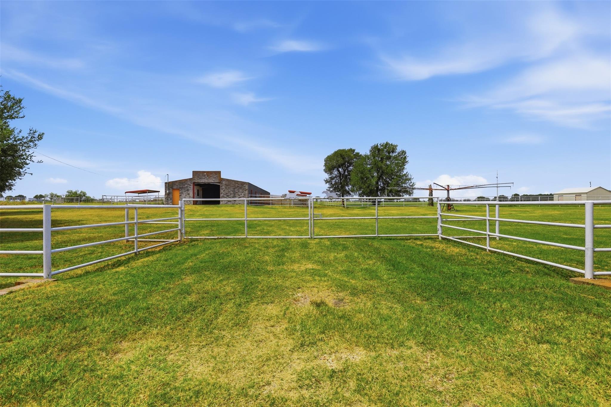 main property photo 16